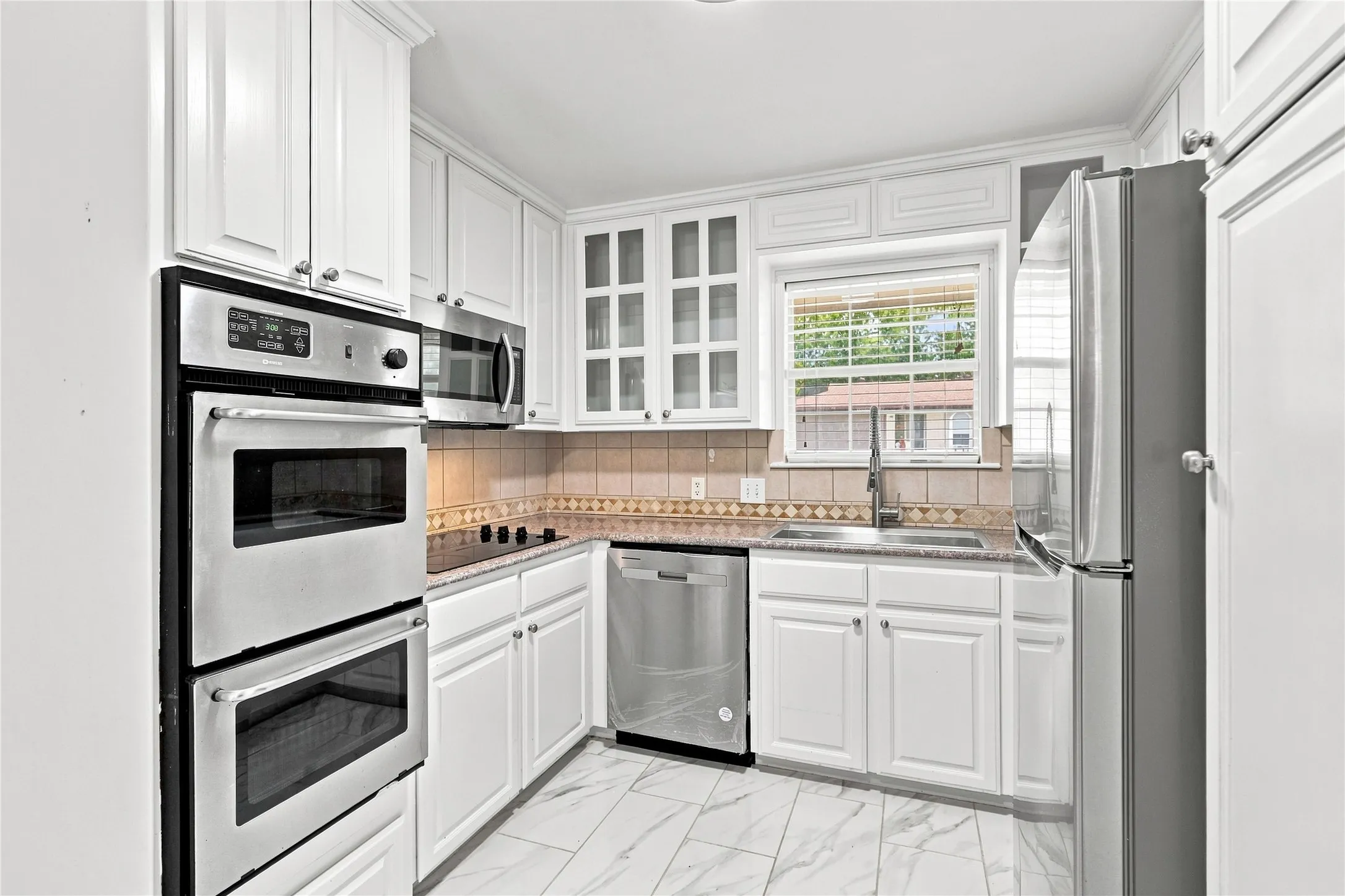 U-shape Kitchen