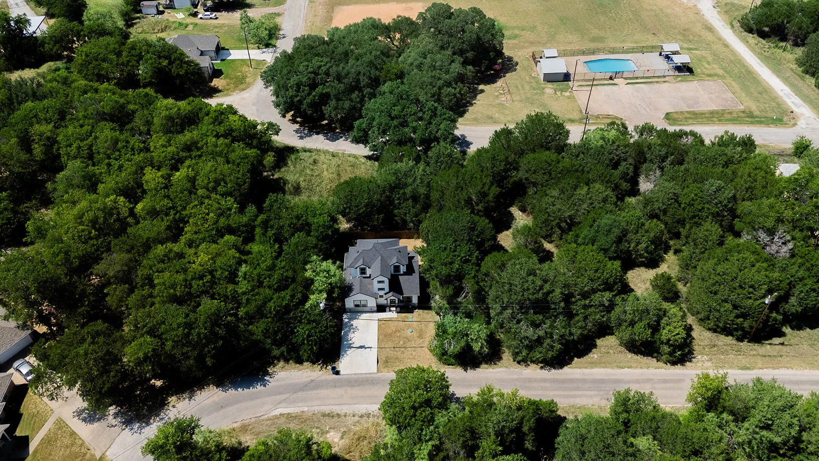 Single Family Residence For Sale in Hood County , 5511 Black Pine Circle, Granbury, Texas 76048, 3 Bedroom, 3 Bathroom, Garage spaces, 1,569 Sqft, built in 2024, mls#21357766, Real Estate Agent in Granbury, Homes For Sale in Hood county, Homes For Sale in Granbury, Realtor in Granbury Texas, Real Estate Brokerage Independent Realty Texas, Luminita Cordes Realtor