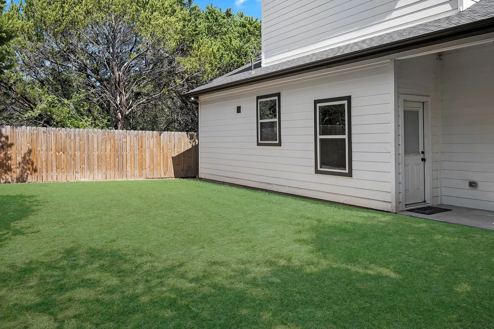 Single Family Residence For Sale in Hood County , 5511 Black Pine Circle, Granbury, Texas 76048, 3 Bedroom, 3 Bathroom, Garage spaces, 1,569 Sqft, built in 2024, mls#21357766, Real Estate Agent in Granbury, Homes For Sale in Hood county, Homes For Sale in Granbury, Realtor in Granbury Texas, Real Estate Brokerage Independent Realty Texas, Luminita Cordes Realtor
