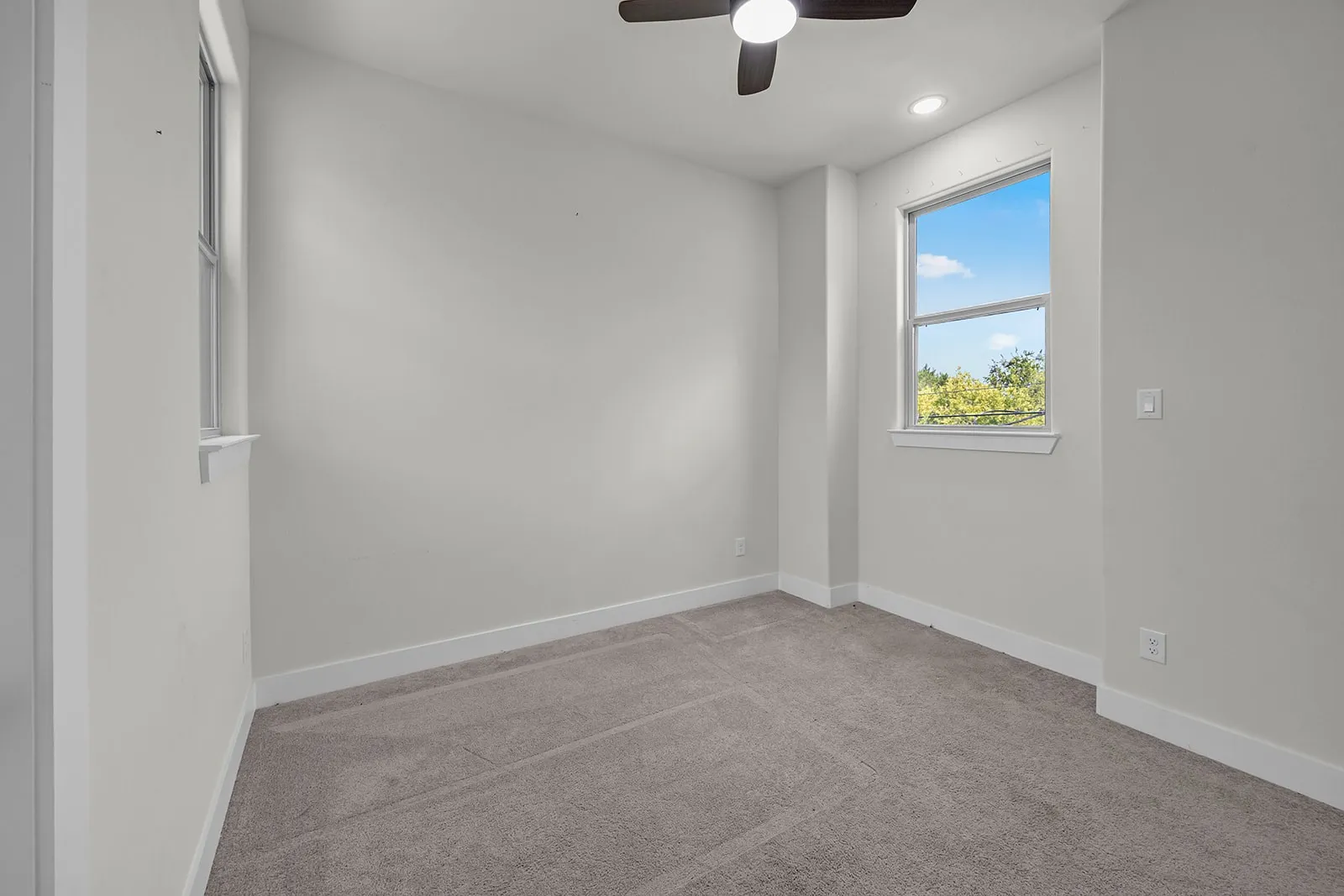 Single Family Residence For Sale in Hood County , 5511 Black Pine Circle, Granbury, Texas 76048, 3 Bedroom, 3 Bathroom, Garage spaces, 1,569 Sqft, built in 2024, mls#21357766, Real Estate Agent in Granbury, Homes For Sale in Hood county, Homes For Sale in Granbury, Realtor in Granbury Texas, Real Estate Brokerage Independent Realty Texas, Luminita Cordes Realtor