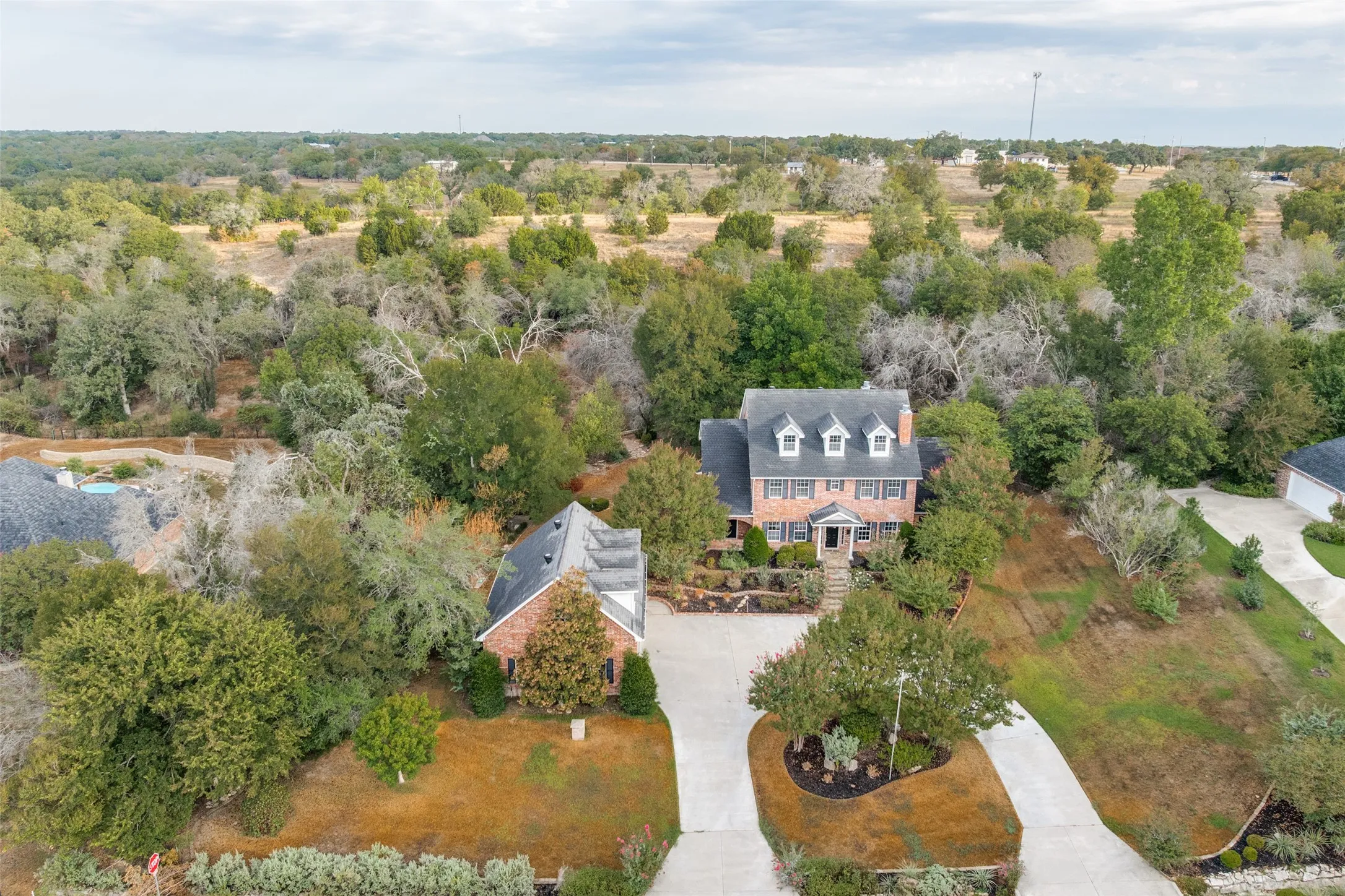 Single Family Residence For Sale in Tarrant County , 6932 La Cantera Drive, Fort Worth, Texas 76108, 4 Bedroom, 4 Bathroom, 3 Garage spaces, 3,493 Sqft, built in 2003, mls#21336847, Real Estate Agent in Fort Worth, Homes For Sale in Tarrant county, Homes For Sale in Fort Worth, Realtor in Fort Worth Texas, Real Estate Brokerage Independent Realty Texas, Luminita Cordes Realtor