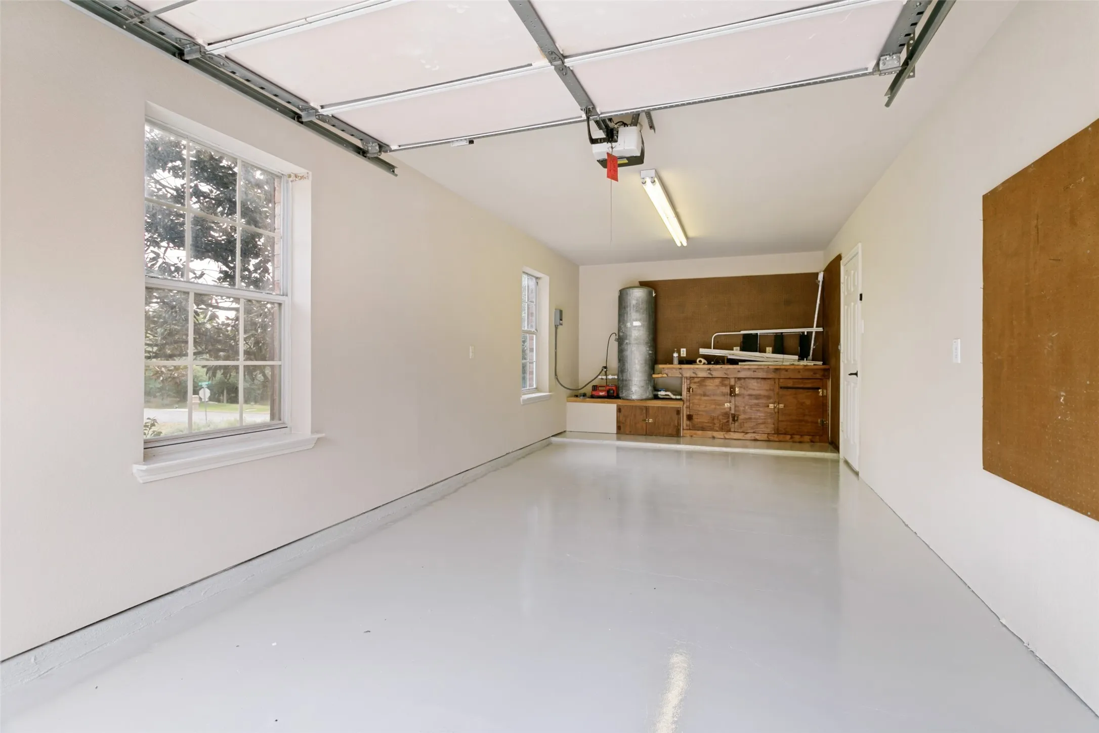 Single Family Residence For Sale in Tarrant County , 6932 La Cantera Drive, Fort Worth, Texas 76108, 4 Bedroom, 4 Bathroom, 3 Garage spaces, 3,493 Sqft, built in 2003, mls#21336847, Real Estate Agent in Fort Worth, Homes For Sale in Tarrant county, Homes For Sale in Fort Worth, Realtor in Fort Worth Texas, Real Estate Brokerage Independent Realty Texas, Luminita Cordes Realtor
