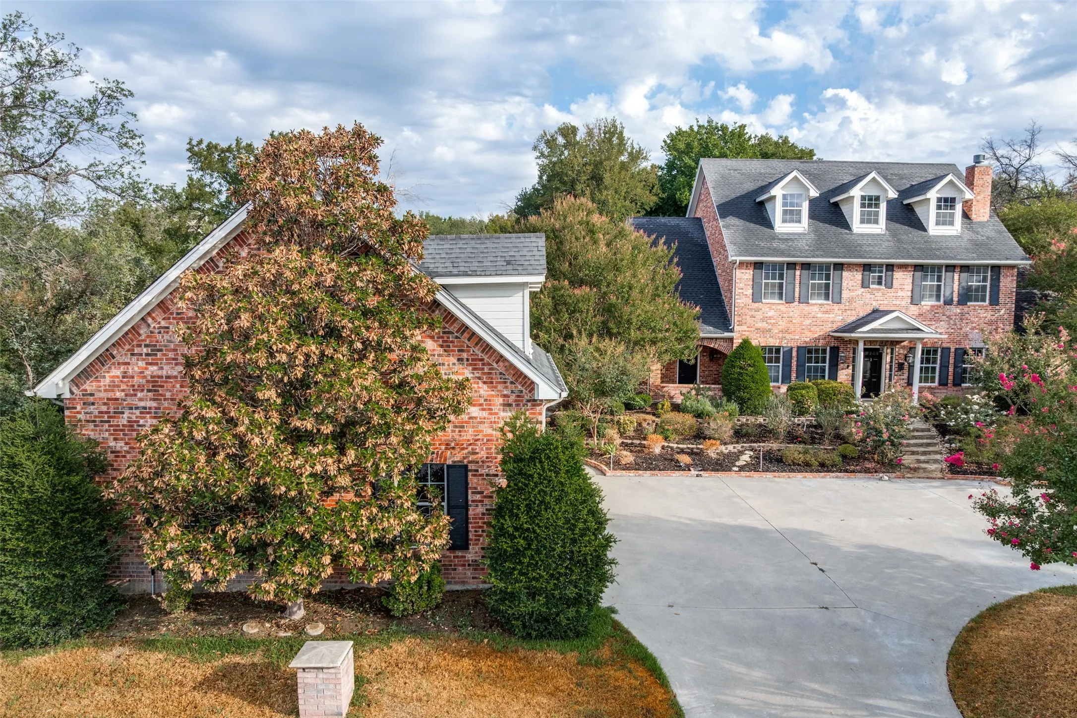 Single Family Residence For Sale in Tarrant County , 6932 La Cantera Drive, Fort Worth, Texas 76108, 4 Bedroom, 4 Bathroom, 3 Garage spaces, 3,493 Sqft, built in 2003, mls#21336847, Real Estate Agent in Fort Worth, Homes For Sale in Tarrant county, Homes For Sale in Fort Worth, Realtor in Fort Worth Texas, Real Estate Brokerage Independent Realty Texas, Luminita Cordes Realtor