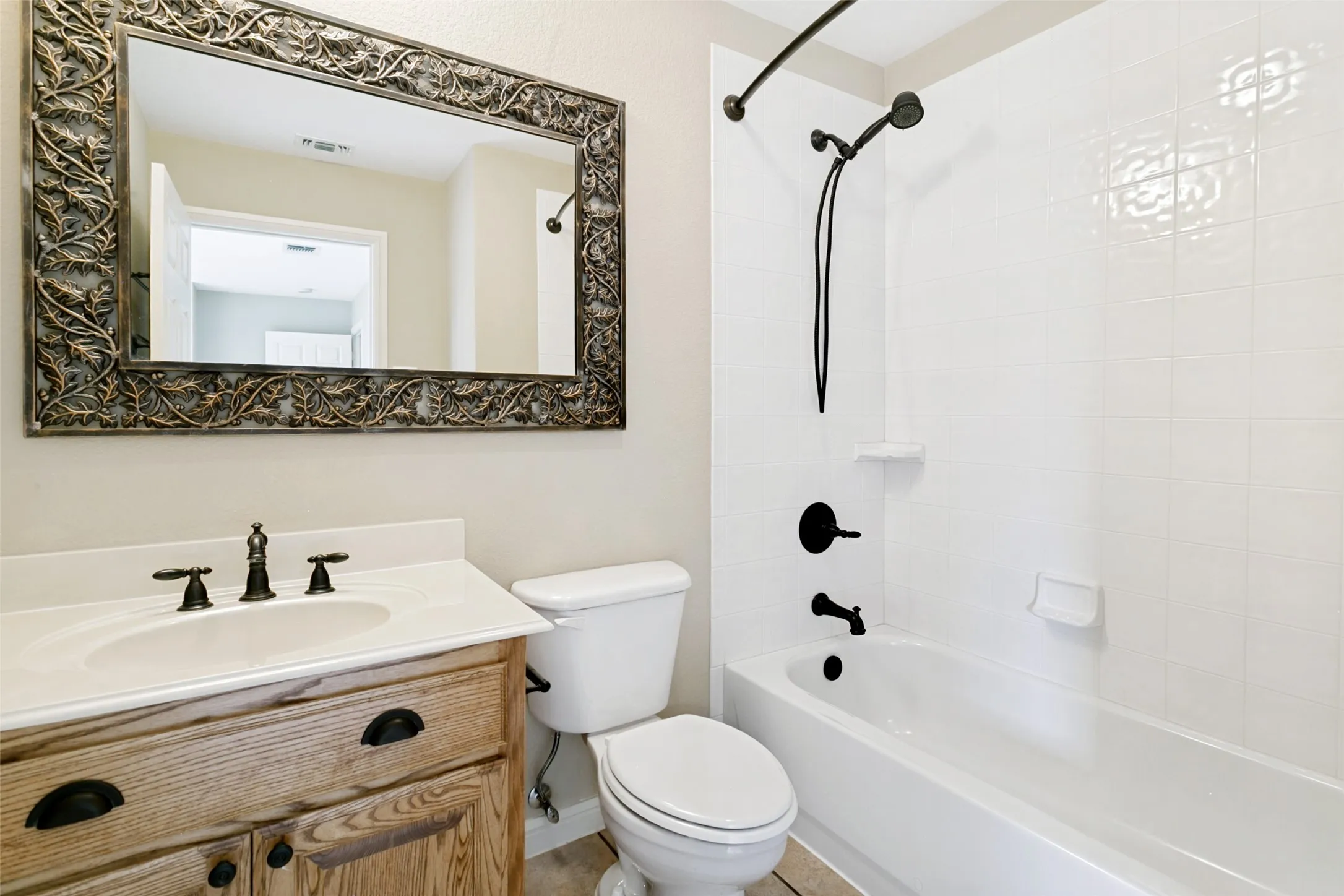 Single Family Residence For Sale in Tarrant County , 6932 La Cantera Drive, Fort Worth, Texas 76108, 4 Bedroom, 4 Bathroom, 3 Garage spaces, 3,493 Sqft, built in 2003, mls#21336847, Real Estate Agent in Fort Worth, Homes For Sale in Tarrant county, Homes For Sale in Fort Worth, Realtor in Fort Worth Texas, Real Estate Brokerage Independent Realty Texas, Luminita Cordes Realtor