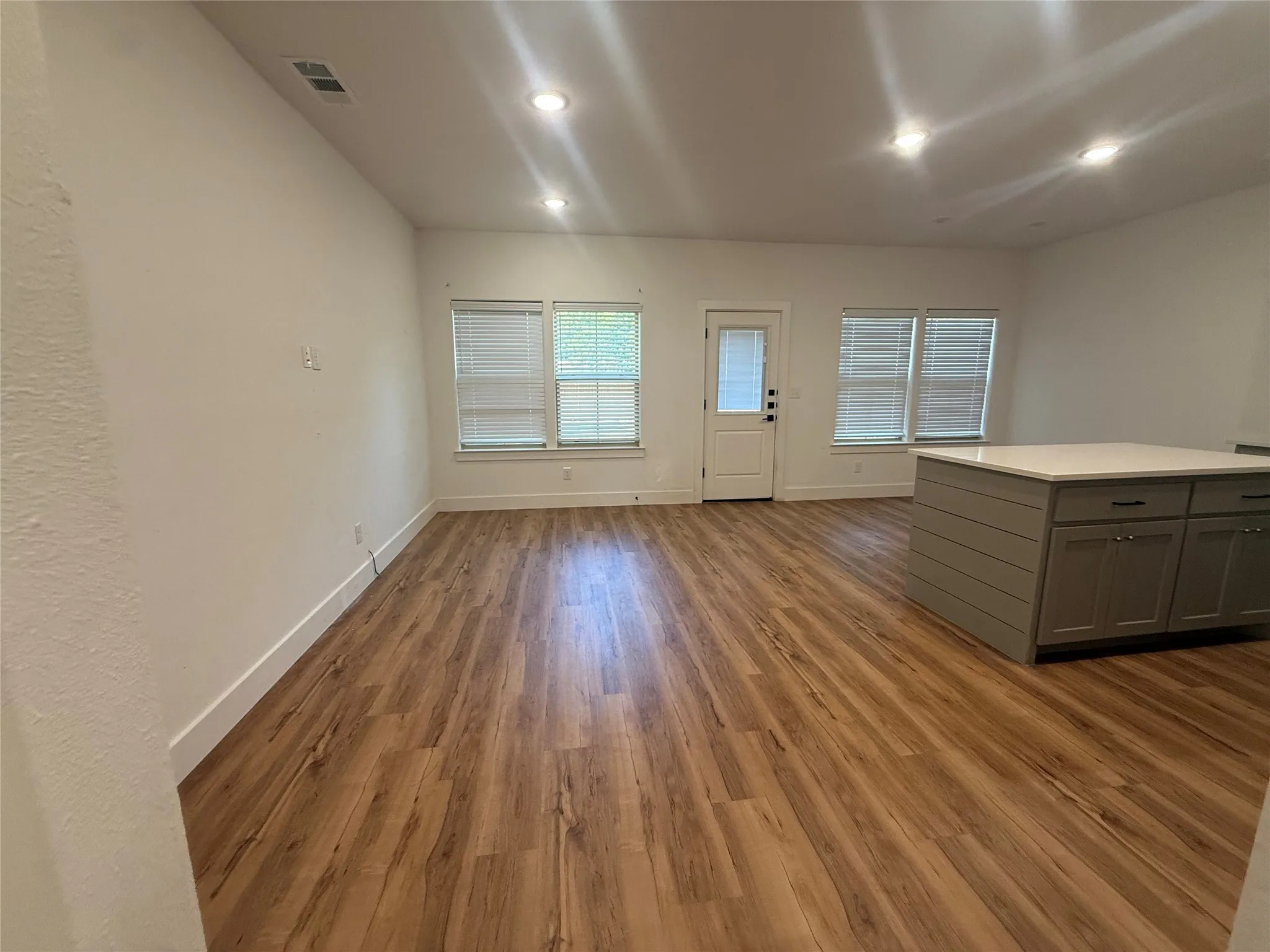 Single Family Residence For Sale in Fannin County , 905 E 10th Street, Bonham, Texas 75418, 3 Bedroom, 2 Bathroom, 1 Garage spaces, 1,392 Sqft, built in 2024, Price $259,000, mls#21357604, Real Estate Agent in Bonham, Homes For Sale in Fannin county, Homes For Sale in Bonham, Realtor in Bonham Texas, Real Estate Brokerage Independent Realty Texas, Luminita Cordes Realtor