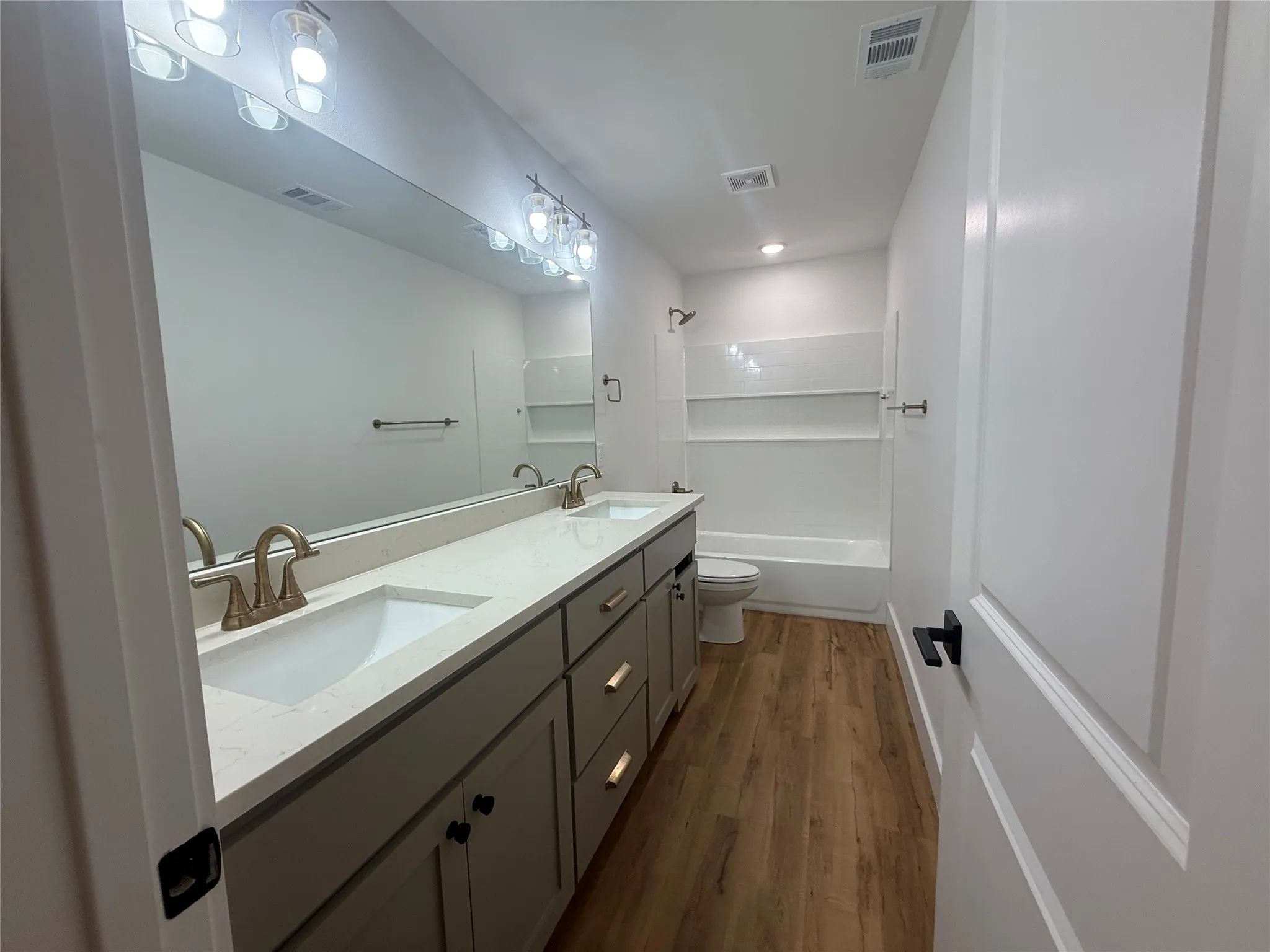 Single Family Residence For Sale in Fannin County , 905 E 10th Street, Bonham, Texas 75418, 3 Bedroom, 2 Bathroom, 1 Garage spaces, 1,392 Sqft, built in 2024, Price $259,000, mls#21357604, Real Estate Agent in Bonham, Homes For Sale in Fannin county, Homes For Sale in Bonham, Realtor in Bonham Texas, Real Estate Brokerage Independent Realty Texas, Luminita Cordes Realtor