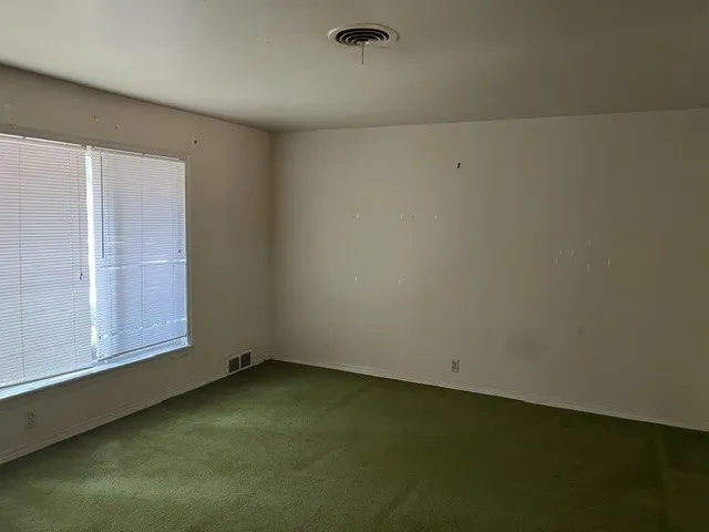Single Family Residence For Sale in Denton County , 1203 Clover Lane, Denton, Texas 76209, 4 Bedroom, 3 Bathroom, Garage spaces, 2,781 Sqft, built in 1956, mls#21357798, Real Estate Agent in Denton, Homes For Sale in Denton county, Homes For Sale in Denton, Realtor in Denton Texas, Real Estate Brokerage Independent Realty Texas, Luminita Cordes Realtor