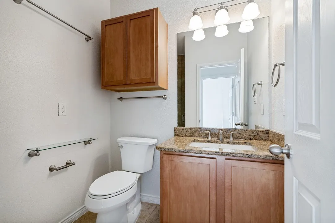 Townhouse For Rent in Dallas County , 2016 Azure Pointe, Richardson, Texas 75080, 2 Bedroom, 2 Bathroom, 2 Garage spaces, 1,626 Sqft, built in 2006, mls#21357799, Real Estate Agent in Richardson, Homes For Rent in Dallas county, Homes For Rent in Richardson, Realtor in Richardson Texas, Real Estate Brokerage Independent Realty Texas, Luminita Cordes Realtor