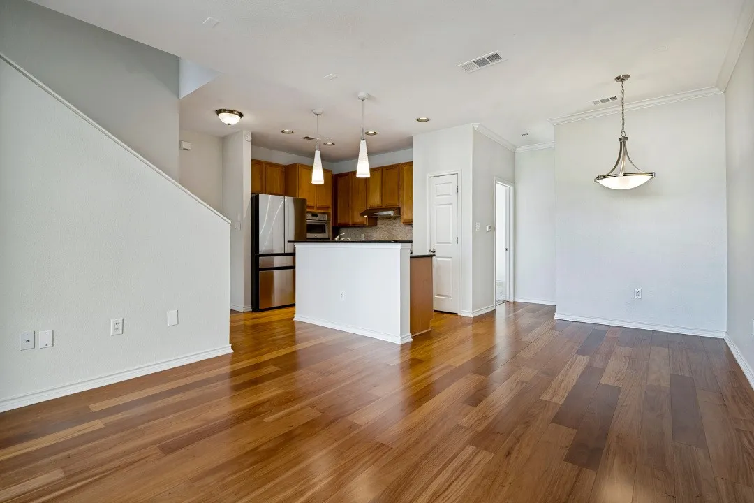 Townhouse For Rent in Dallas County , 2016 Azure Pointe, Richardson, Texas 75080, 2 Bedroom, 2 Bathroom, 2 Garage spaces, 1,626 Sqft, built in 2006, mls#21357799, Real Estate Agent in Richardson, Homes For Rent in Dallas county, Homes For Rent in Richardson, Realtor in Richardson Texas, Real Estate Brokerage Independent Realty Texas, Luminita Cordes Realtor