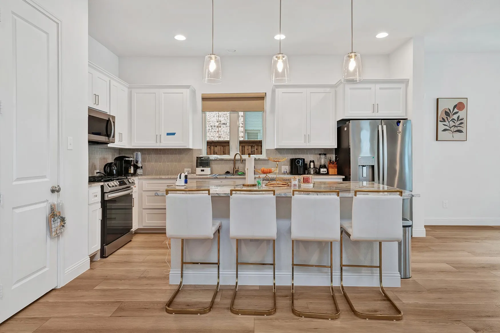 Single Family Residence For Rent in Tarrant County , 1008 Bolden Avenue, Crowley, Texas 76036, 3 Bedroom, 3 Bathroom, 2 Garage spaces, 2,438 Sqft, built in 2023, mls#21350967, Real Estate Agent in Crowley, Homes For Rent in Tarrant county, Homes For Rent in Crowley, Realtor in Crowley Texas, Real Estate Brokerage Independent Realty Texas, Luminita Cordes Realtor