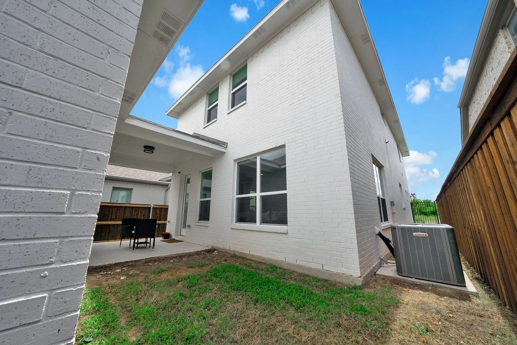 Single Family Residence For Rent in Tarrant County , 1008 Bolden Avenue, Crowley, Texas 76036, 3 Bedroom, 3 Bathroom, 2 Garage spaces, 2,438 Sqft, built in 2023, mls#21350967, Real Estate Agent in Crowley, Homes For Rent in Tarrant county, Homes For Rent in Crowley, Realtor in Crowley Texas, Real Estate Brokerage Independent Realty Texas, Luminita Cordes Realtor