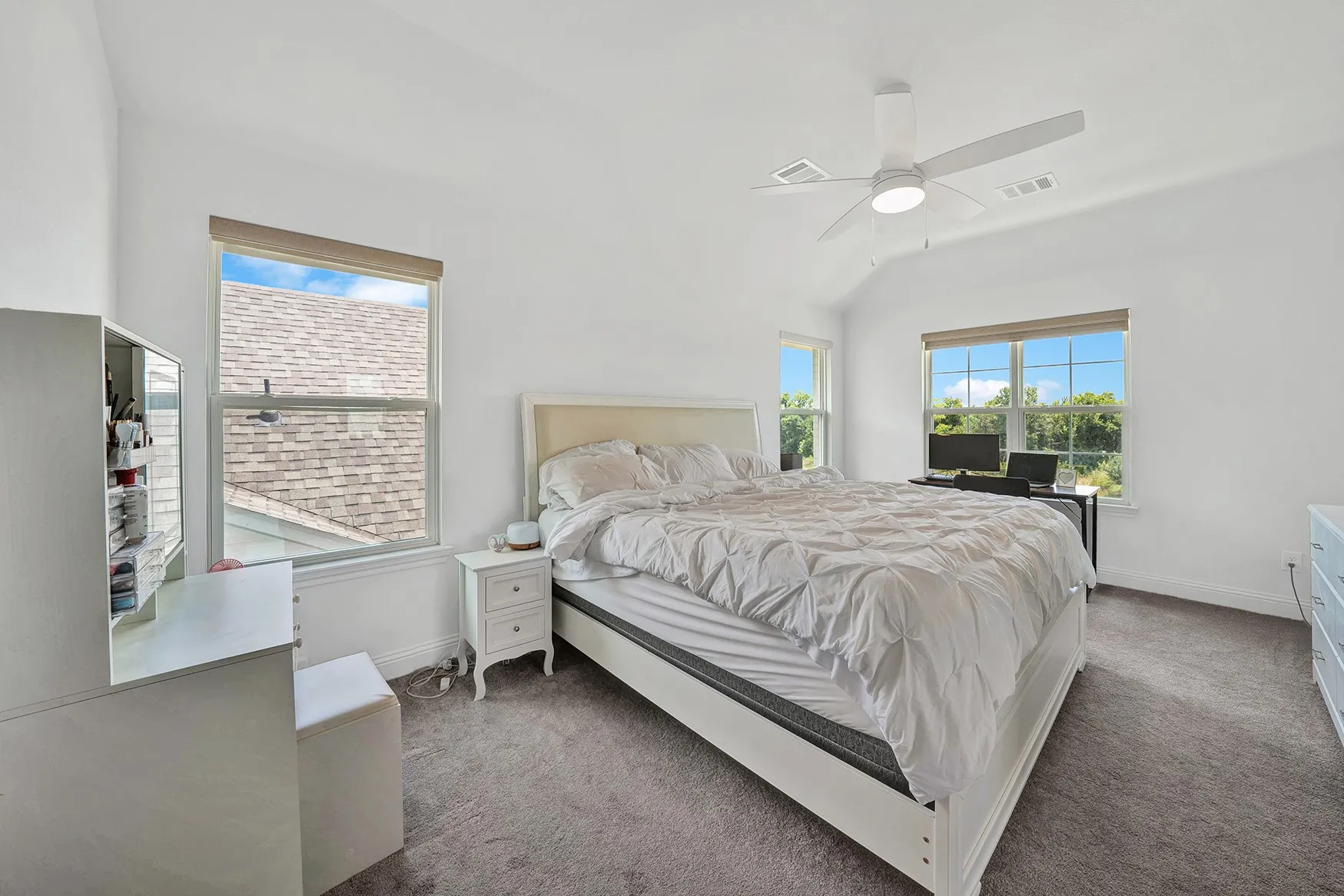 Single Family Residence For Rent in Tarrant County , 1008 Bolden Avenue, Crowley, Texas 76036, 3 Bedroom, 3 Bathroom, 2 Garage spaces, 2,438 Sqft, built in 2023, mls#21350967, Real Estate Agent in Crowley, Homes For Rent in Tarrant county, Homes For Rent in Crowley, Realtor in Crowley Texas, Real Estate Brokerage Independent Realty Texas, Luminita Cordes Realtor