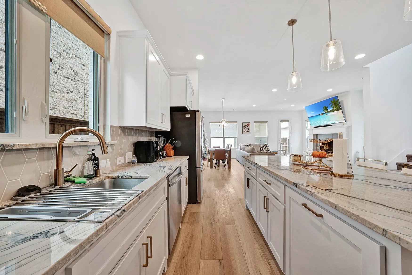 Single Family Residence For Rent in Tarrant County , 1008 Bolden Avenue, Crowley, Texas 76036, 3 Bedroom, 3 Bathroom, 2 Garage spaces, 2,438 Sqft, built in 2023, mls#21350967, Real Estate Agent in Crowley, Homes For Rent in Tarrant county, Homes For Rent in Crowley, Realtor in Crowley Texas, Real Estate Brokerage Independent Realty Texas, Luminita Cordes Realtor
