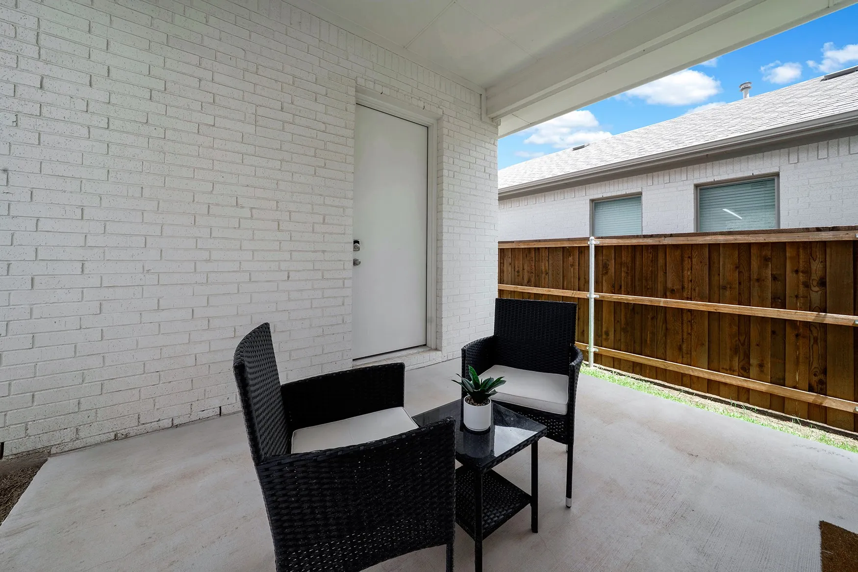 Single Family Residence For Rent in Tarrant County , 1008 Bolden Avenue, Crowley, Texas 76036, 3 Bedroom, 3 Bathroom, 2 Garage spaces, 2,438 Sqft, built in 2023, mls#21350967, Real Estate Agent in Crowley, Homes For Rent in Tarrant county, Homes For Rent in Crowley, Realtor in Crowley Texas, Real Estate Brokerage Independent Realty Texas, Luminita Cordes Realtor