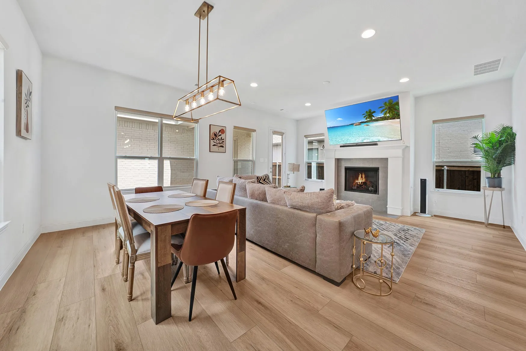 Single Family Residence For Rent in Tarrant County , 1008 Bolden Avenue, Crowley, Texas 76036, 3 Bedroom, 3 Bathroom, 2 Garage spaces, 2,438 Sqft, built in 2023, mls#21350967, Real Estate Agent in Crowley, Homes For Rent in Tarrant county, Homes For Rent in Crowley, Realtor in Crowley Texas, Real Estate Brokerage Independent Realty Texas, Luminita Cordes Realtor
