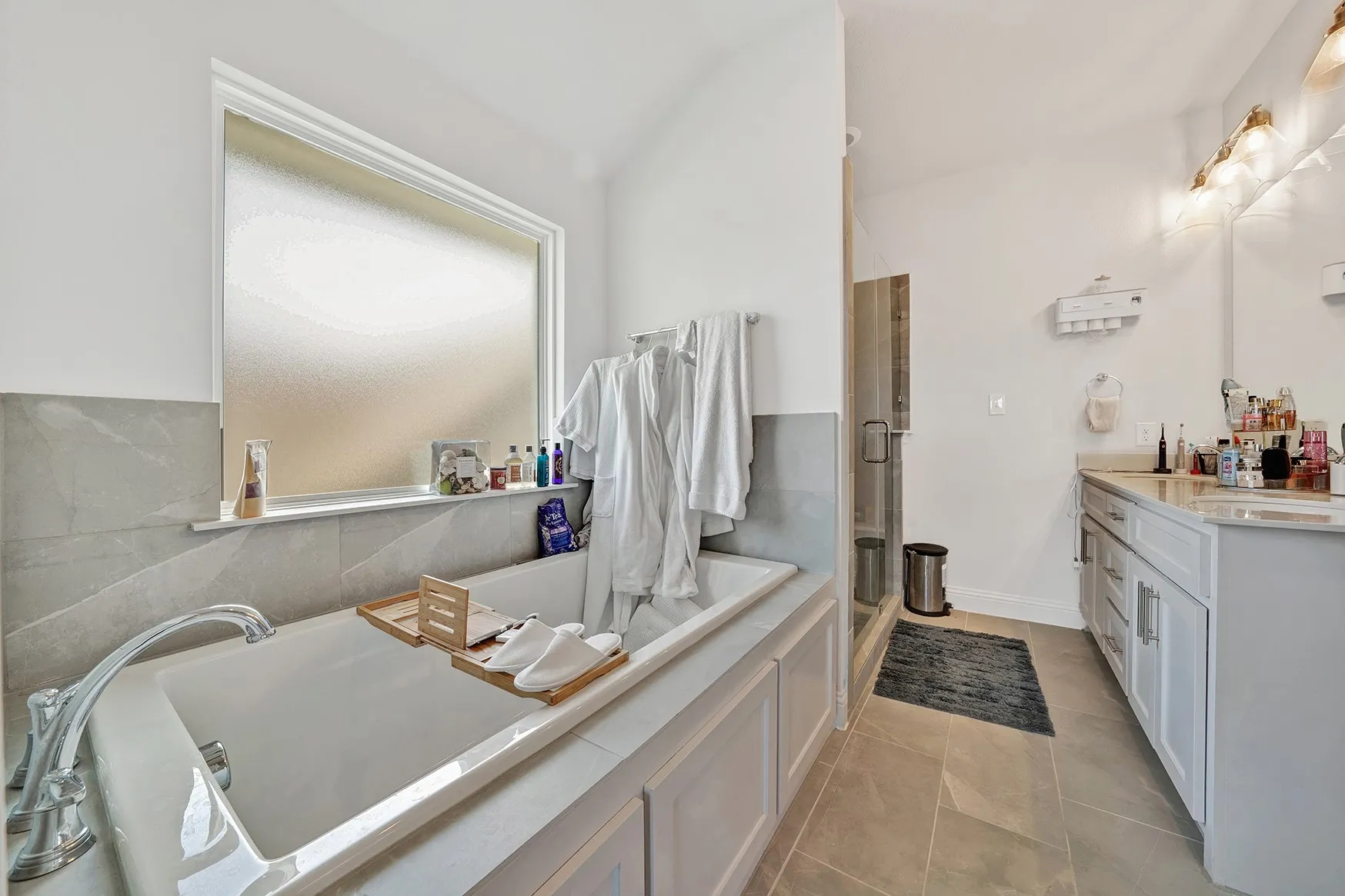 Single Family Residence For Rent in Tarrant County , 1008 Bolden Avenue, Crowley, Texas 76036, 3 Bedroom, 3 Bathroom, 2 Garage spaces, 2,438 Sqft, built in 2023, mls#21350967, Real Estate Agent in Crowley, Homes For Rent in Tarrant county, Homes For Rent in Crowley, Realtor in Crowley Texas, Real Estate Brokerage Independent Realty Texas, Luminita Cordes Realtor