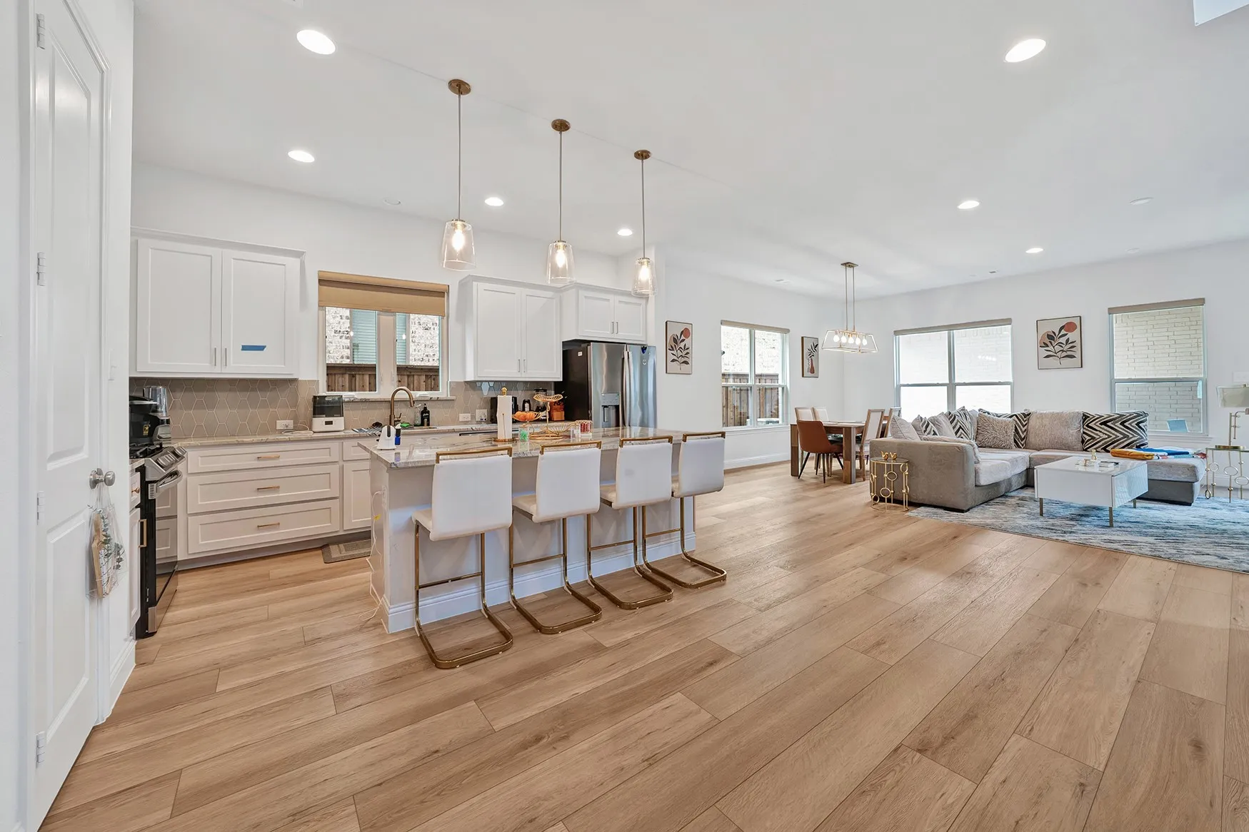Single Family Residence For Rent in Tarrant County , 1008 Bolden Avenue, Crowley, Texas 76036, 3 Bedroom, 3 Bathroom, 2 Garage spaces, 2,438 Sqft, built in 2023, mls#21350967, Real Estate Agent in Crowley, Homes For Rent in Tarrant county, Homes For Rent in Crowley, Realtor in Crowley Texas, Real Estate Brokerage Independent Realty Texas, Luminita Cordes Realtor