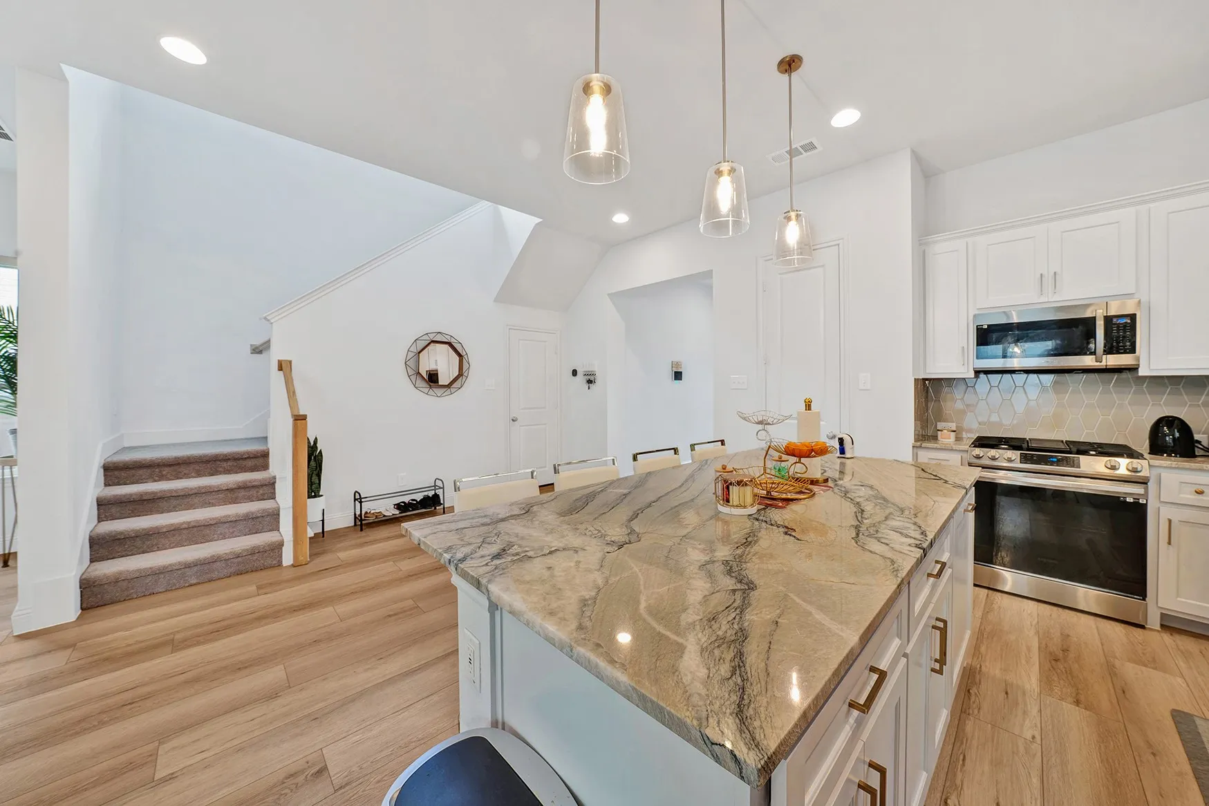 Single Family Residence For Rent in Tarrant County , 1008 Bolden Avenue, Crowley, Texas 76036, 3 Bedroom, 3 Bathroom, 2 Garage spaces, 2,438 Sqft, built in 2023, mls#21350967, Real Estate Agent in Crowley, Homes For Rent in Tarrant county, Homes For Rent in Crowley, Realtor in Crowley Texas, Real Estate Brokerage Independent Realty Texas, Luminita Cordes Realtor