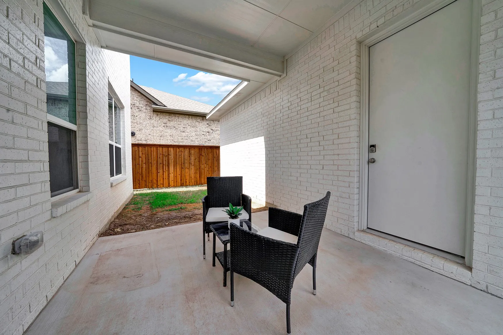 Single Family Residence For Rent in Tarrant County , 1008 Bolden Avenue, Crowley, Texas 76036, 3 Bedroom, 3 Bathroom, 2 Garage spaces, 2,438 Sqft, built in 2023, mls#21350967, Real Estate Agent in Crowley, Homes For Rent in Tarrant county, Homes For Rent in Crowley, Realtor in Crowley Texas, Real Estate Brokerage Independent Realty Texas, Luminita Cordes Realtor