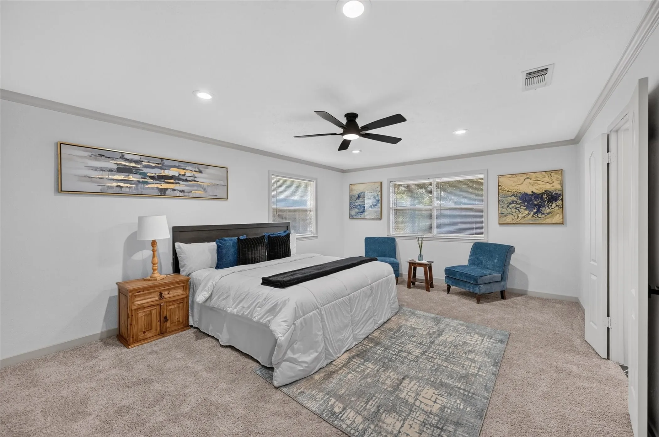 Single Family Residence For Sale in Tarrant County , 1902 Alamo Drive, Arlington, Texas 76012, 4 Bedroom, 3 Bathroom, 2 Garage spaces, 2,437 Sqft, built in 1972, mls#21357680, Real Estate Agent in Arlington, Homes For Sale in Tarrant county, Homes For Sale in Arlington, Realtor in Arlington Texas, Real Estate Brokerage Independent Realty Texas, Luminita Cordes Realtor