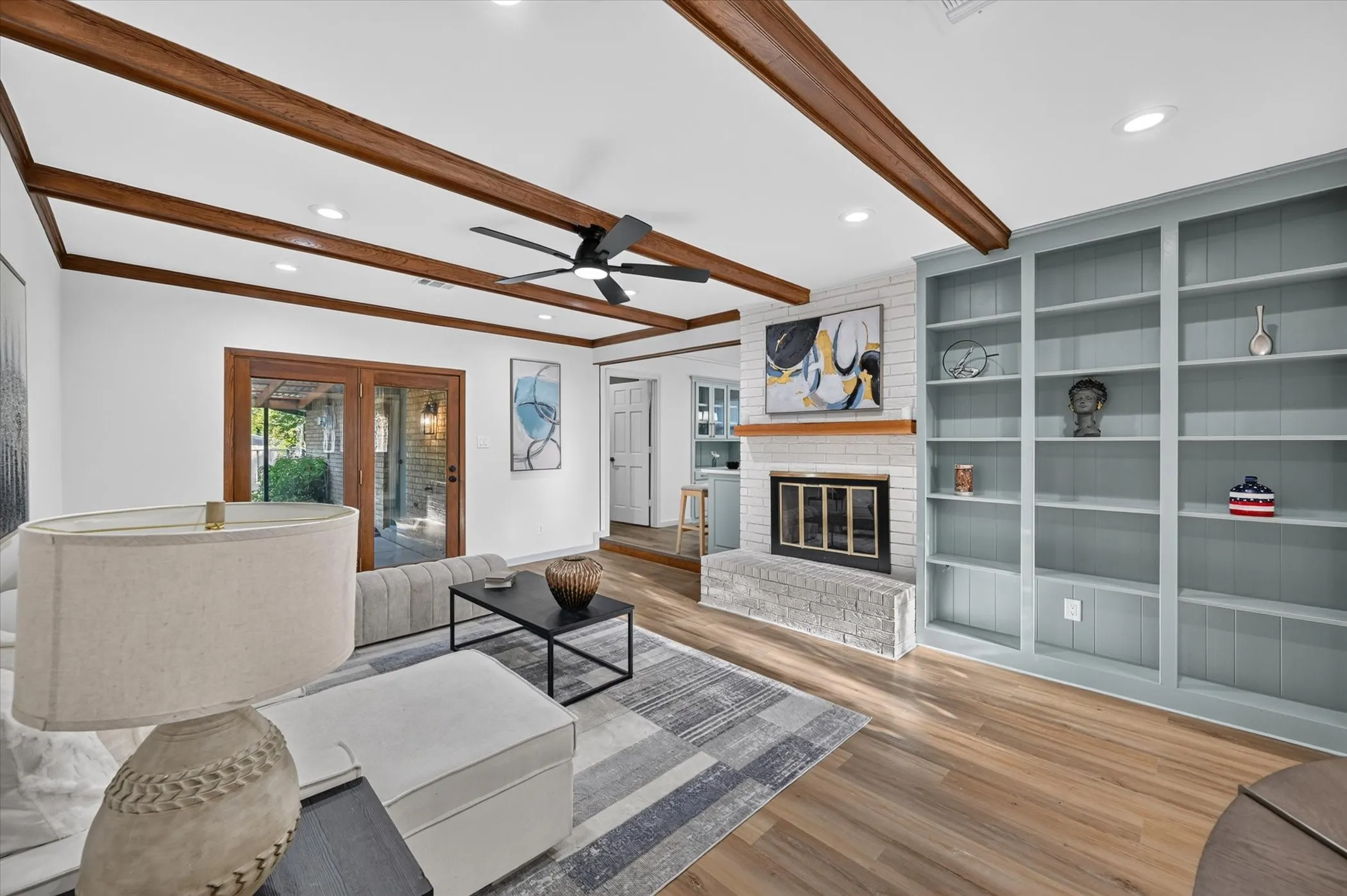 Single Family Residence For Sale in Tarrant County , 1902 Alamo Drive, Arlington, Texas 76012, 4 Bedroom, 3 Bathroom, 2 Garage spaces, 2,437 Sqft, built in 1972, mls#21357680, Real Estate Agent in Arlington, Homes For Sale in Tarrant county, Homes For Sale in Arlington, Realtor in Arlington Texas, Real Estate Brokerage Independent Realty Texas, Luminita Cordes Realtor
