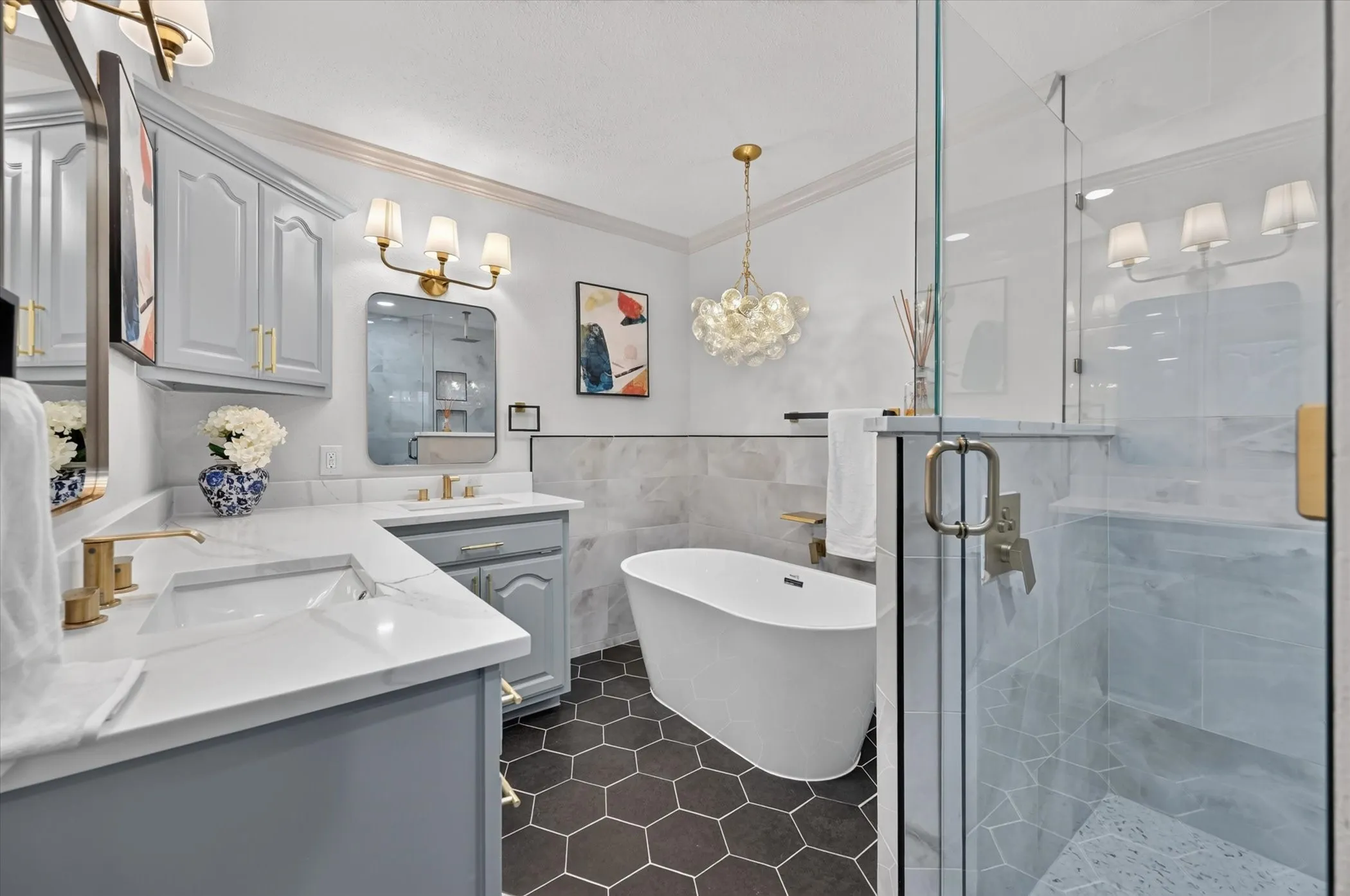 Single Family Residence For Sale in Tarrant County , 1902 Alamo Drive, Arlington, Texas 76012, 4 Bedroom, 3 Bathroom, 2 Garage spaces, 2,437 Sqft, built in 1972, mls#21357680, Real Estate Agent in Arlington, Homes For Sale in Tarrant county, Homes For Sale in Arlington, Realtor in Arlington Texas, Real Estate Brokerage Independent Realty Texas, Luminita Cordes Realtor