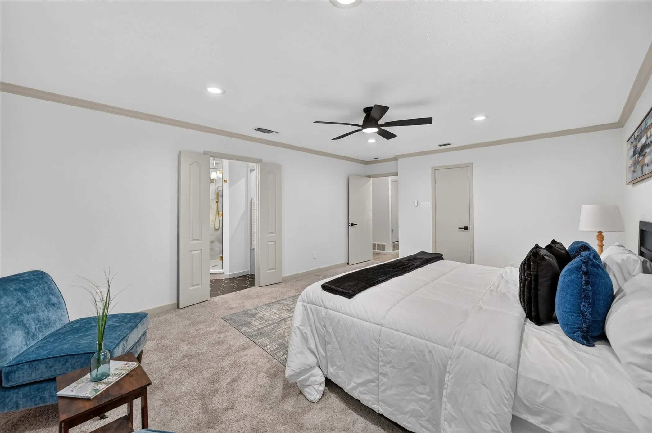 Single Family Residence For Sale in Tarrant County , 1902 Alamo Drive, Arlington, Texas 76012, 4 Bedroom, 3 Bathroom, 2 Garage spaces, 2,437 Sqft, built in 1972, mls#21357680, Real Estate Agent in Arlington, Homes For Sale in Tarrant county, Homes For Sale in Arlington, Realtor in Arlington Texas, Real Estate Brokerage Independent Realty Texas, Luminita Cordes Realtor