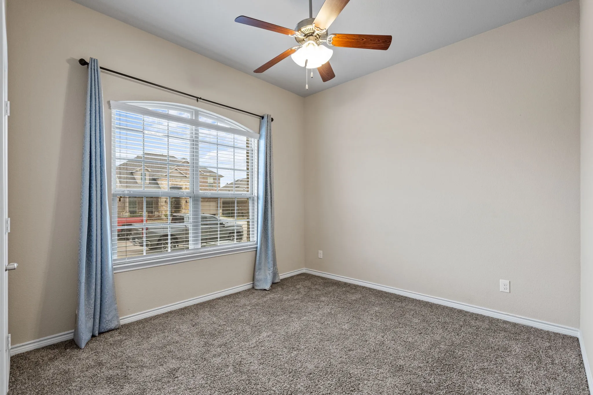 Single Family Residence For Rent in Denton County , 2104 Lake Cliff Drive, Little Elm, Texas 75068, 3 Bedroom, 2 Bathroom, 2 Garage spaces, 2,033 Sqft, built in 2017, mls#21357811, Real Estate Agent in Little Elm, Homes For Rent in Denton county, Homes For Rent in Little Elm, Realtor in Little Elm Texas, Real Estate Brokerage Independent Realty Texas, Luminita Cordes Realtor