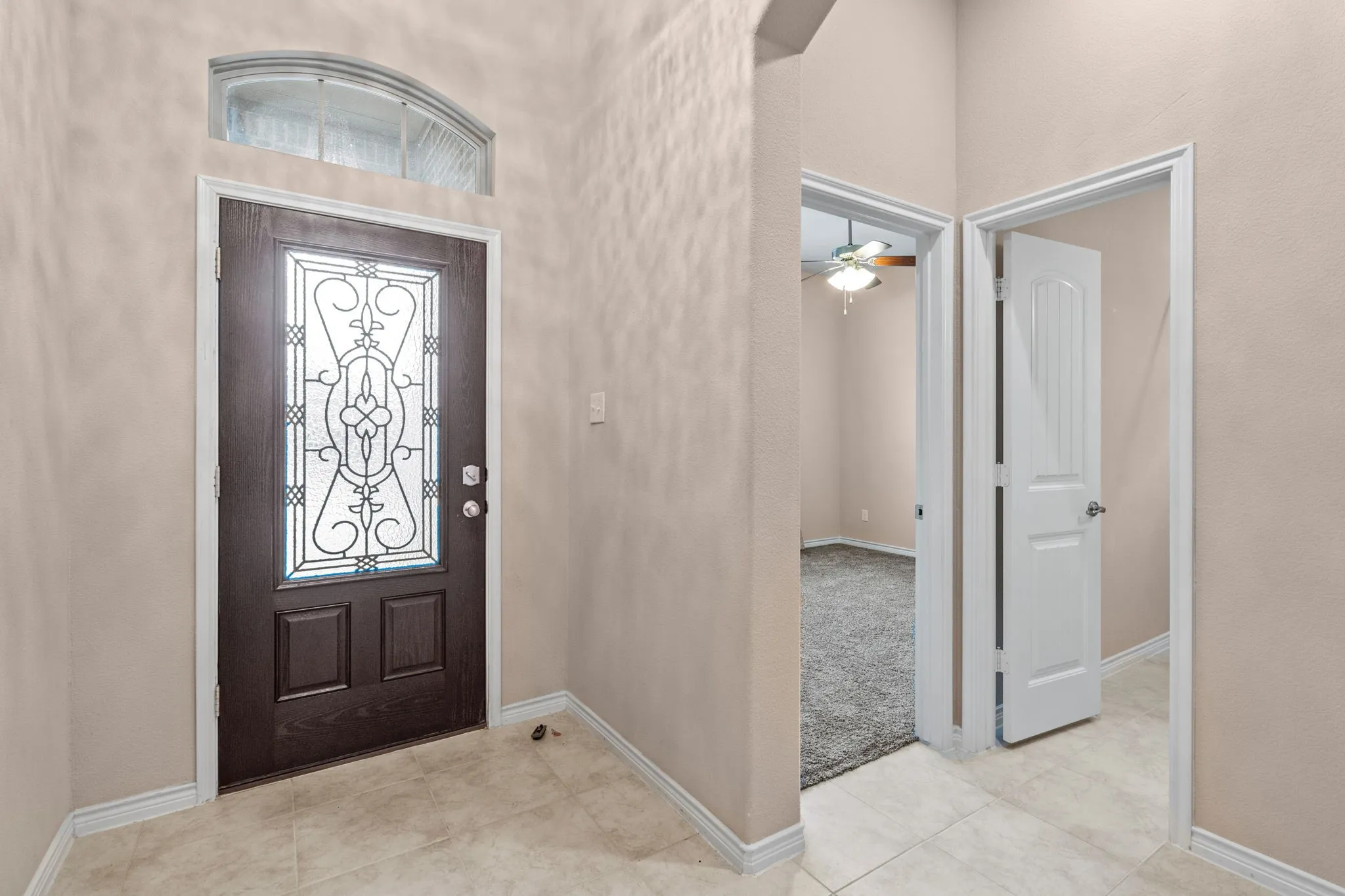 Single Family Residence For Rent in Denton County , 2104 Lake Cliff Drive, Little Elm, Texas 75068, 3 Bedroom, 2 Bathroom, 2 Garage spaces, 2,033 Sqft, built in 2017, mls#21357811, Real Estate Agent in Little Elm, Homes For Rent in Denton county, Homes For Rent in Little Elm, Realtor in Little Elm Texas, Real Estate Brokerage Independent Realty Texas, Luminita Cordes Realtor