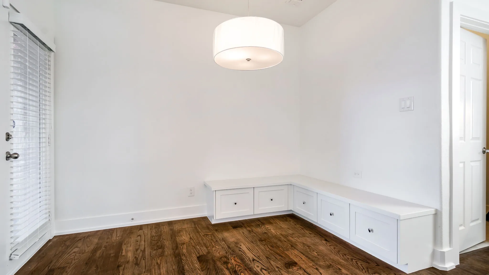 Single Family Residence For Rent in Collin County , 11890 Forge Drive, Frisco, Texas 75035, 4 Bedroom, 3 Bathroom, 2 Garage spaces, 3,593 Sqft, built in 2004, mls#21353942, Real Estate Agent in Frisco, Homes For Rent in Collin county, Homes For Rent in Frisco, Realtor in Frisco Texas, Real Estate Brokerage Independent Realty Texas, Luminita Cordes Realtor