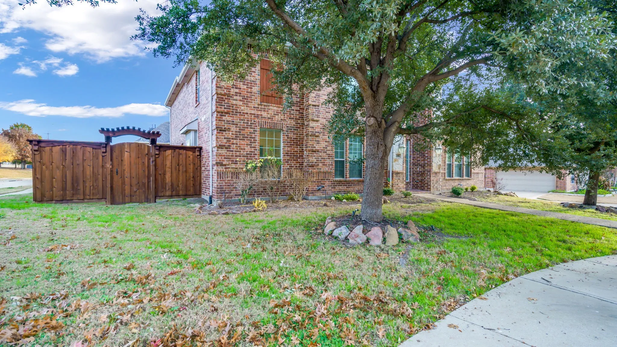 Single Family Residence For Rent in Collin County , 11890 Forge Drive, Frisco, Texas 75035, 4 Bedroom, 3 Bathroom, 2 Garage spaces, 3,593 Sqft, built in 2004, mls#21353942, Real Estate Agent in Frisco, Homes For Rent in Collin county, Homes For Rent in Frisco, Realtor in Frisco Texas, Real Estate Brokerage Independent Realty Texas, Luminita Cordes Realtor