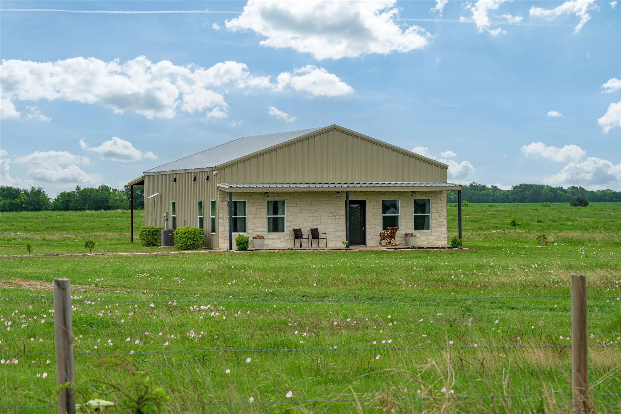 Farm For Sale in Fannin County , 435 County Road 4875, Celeste, Texas 75423, 3 Bedroom, 2 Bathroom, Garage spaces, 1,800 Sqft, built in 2022, Price $599,000, mls#21357736, Real Estate Agent in Celeste, Homes For Sale in Fannin county, Homes For Sale in Celeste, Realtor in Celeste Texas, Real Estate Brokerage Independent Realty Texas, Luminita Cordes Realtor