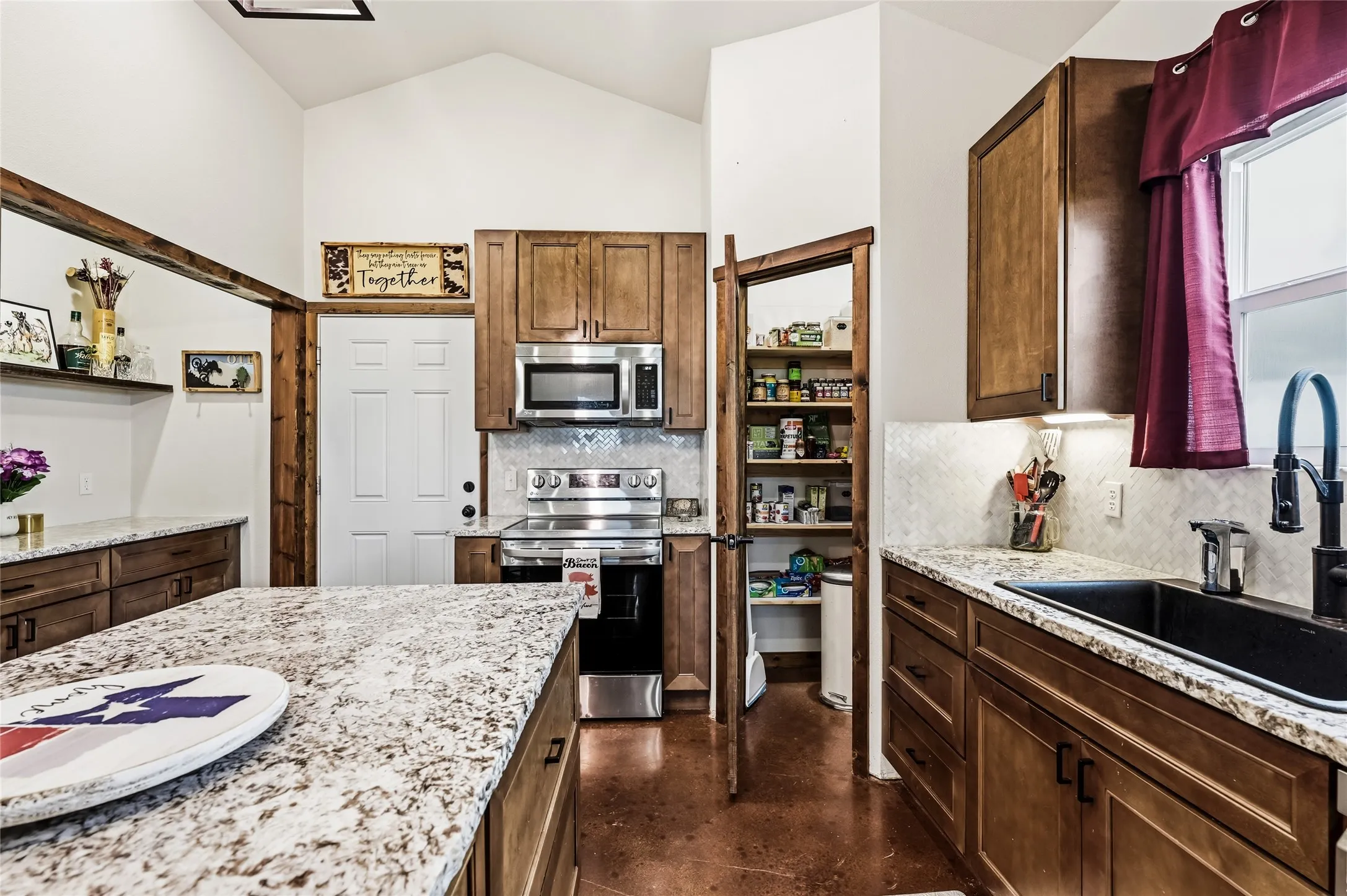 Farm For Sale in Fannin County , 435 County Road 4875, Celeste, Texas 75423, 3 Bedroom, 2 Bathroom, Garage spaces, 1,800 Sqft, built in 2022, Price $599,000, mls#21357736, Real Estate Agent in Celeste, Homes For Sale in Fannin county, Homes For Sale in Celeste, Realtor in Celeste Texas, Real Estate Brokerage Independent Realty Texas, Luminita Cordes Realtor