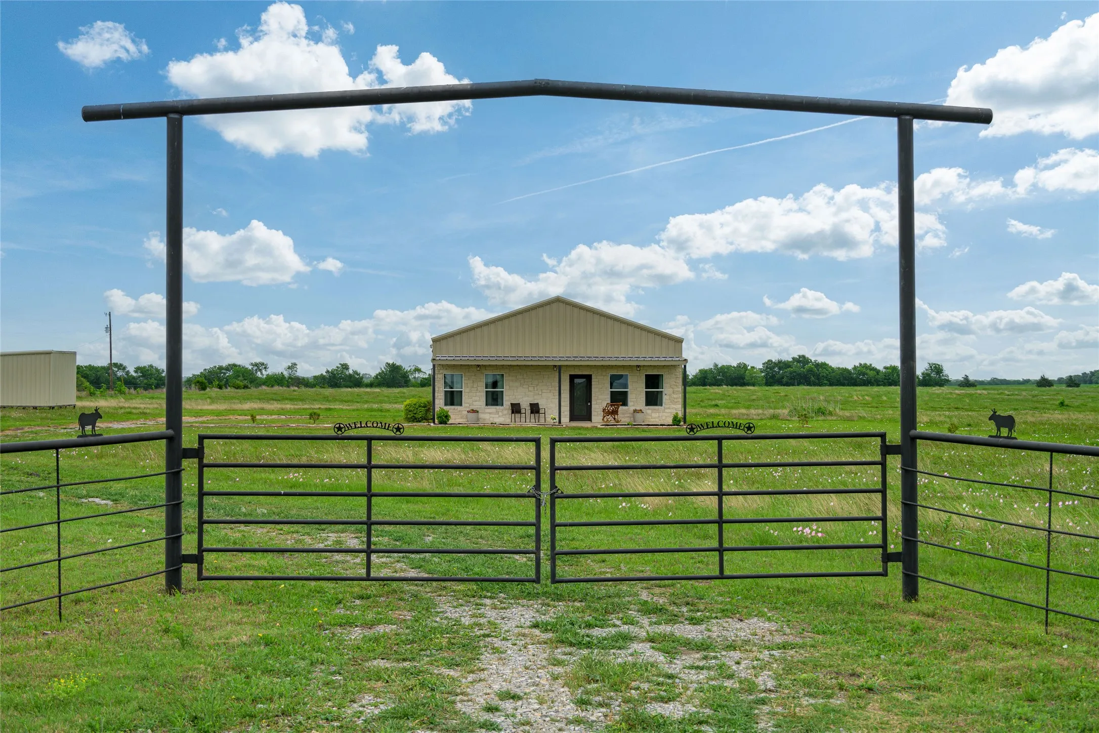 Farm For Sale in Fannin County , 435 County Road 4875, Celeste, Texas 75423, 3 Bedroom, 2 Bathroom, Garage spaces, 1,800 Sqft, built in 2022, Price $599,000, mls#21357736, Real Estate Agent in Celeste, Homes For Sale in Fannin county, Homes For Sale in Celeste, Realtor in Celeste Texas, Real Estate Brokerage Independent Realty Texas, Luminita Cordes Realtor
