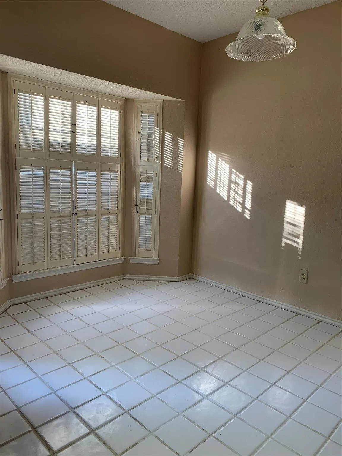 Condominium For Rent in Dallas County , 14333 Preston Road 1604, Dallas, Texas 75254, 1 Bedroom, 2 Bathroom, Garage spaces, 1,028 Sqft, built in 1982, mls#21357802, Real Estate Agent in Dallas, Homes For Rent in Dallas county, Homes For Rent in Dallas, Realtor in Dallas Texas, Real Estate Brokerage Independent Realty Texas, Luminita Cordes Realtor