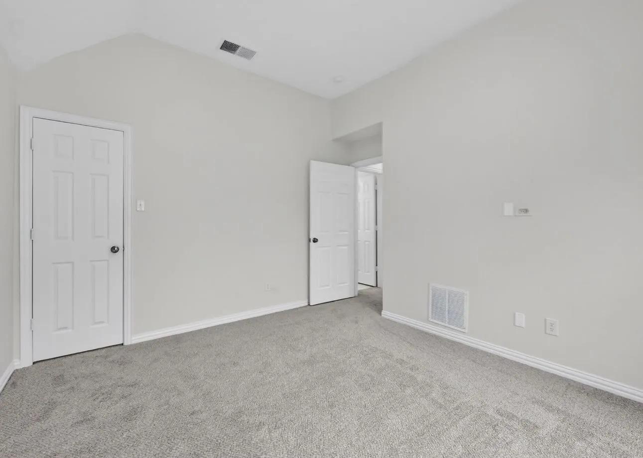 Single Family Residence For Sale in Denton County , 2717 Whispering Trail, Little Elm, Texas 75068, 5 Bedroom, 4 Bathroom, 2 Garage spaces, 2,988 Sqft, built in 2004, mls#21357829, Real Estate Agent in Little Elm, Homes For Sale in Denton county, Homes For Sale in Little Elm, Realtor in Little Elm Texas, Real Estate Brokerage Independent Realty Texas, Luminita Cordes Realtor
