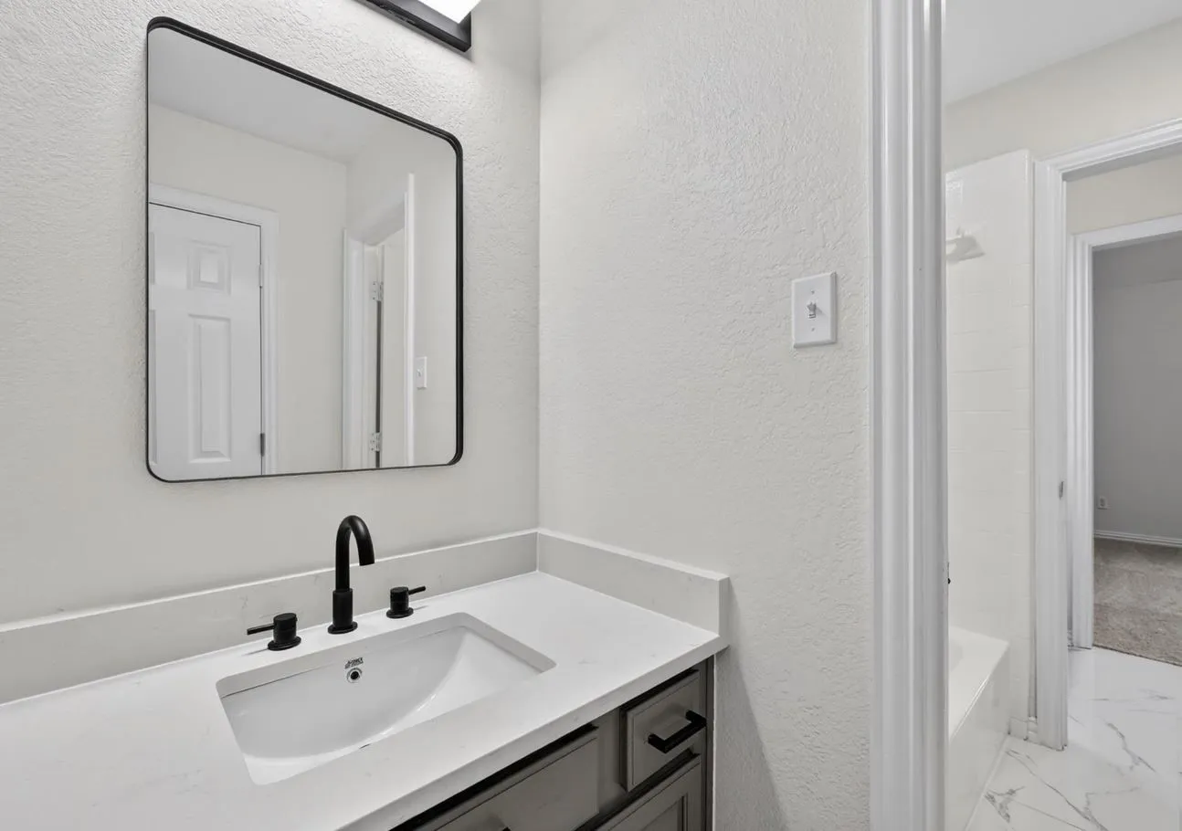 Single Family Residence For Sale in Denton County , 2717 Whispering Trail, Little Elm, Texas 75068, 5 Bedroom, 4 Bathroom, 2 Garage spaces, 2,988 Sqft, built in 2004, mls#21357829, Real Estate Agent in Little Elm, Homes For Sale in Denton county, Homes For Sale in Little Elm, Realtor in Little Elm Texas, Real Estate Brokerage Independent Realty Texas, Luminita Cordes Realtor