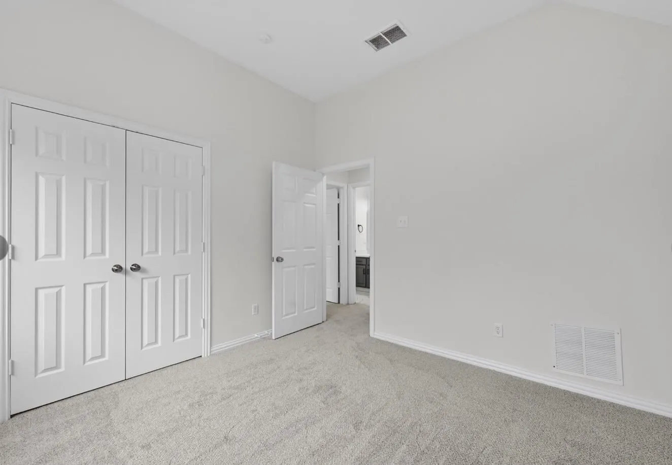 Single Family Residence For Sale in Denton County , 2717 Whispering Trail, Little Elm, Texas 75068, 5 Bedroom, 4 Bathroom, 2 Garage spaces, 2,988 Sqft, built in 2004, mls#21357829, Real Estate Agent in Little Elm, Homes For Sale in Denton county, Homes For Sale in Little Elm, Realtor in Little Elm Texas, Real Estate Brokerage Independent Realty Texas, Luminita Cordes Realtor
