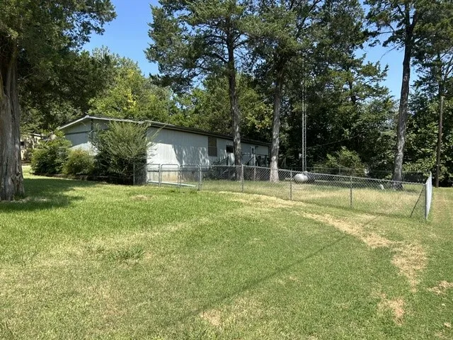 Mobile Home For Sale in Grayson County , 93 Grace Lane, Pottsboro, Texas 75076, 3 Bedroom, 2 Bathroom, Garage spaces, 1,424 Sqft, built in 1983, mls#21352753, Real Estate Agent in Pottsboro, Homes For Sale in Grayson county, Homes For Sale in Pottsboro, Realtor in Pottsboro Texas, Real Estate Brokerage Independent Realty Texas, Luminita Cordes Realtor