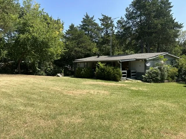 Mobile Home For Sale in Grayson County , 93 Grace Lane, Pottsboro, Texas 75076, 3 Bedroom, 2 Bathroom, Garage spaces, 1,424 Sqft, built in 1983, mls#21352753, Real Estate Agent in Pottsboro, Homes For Sale in Grayson county, Homes For Sale in Pottsboro, Realtor in Pottsboro Texas, Real Estate Brokerage Independent Realty Texas, Luminita Cordes Realtor