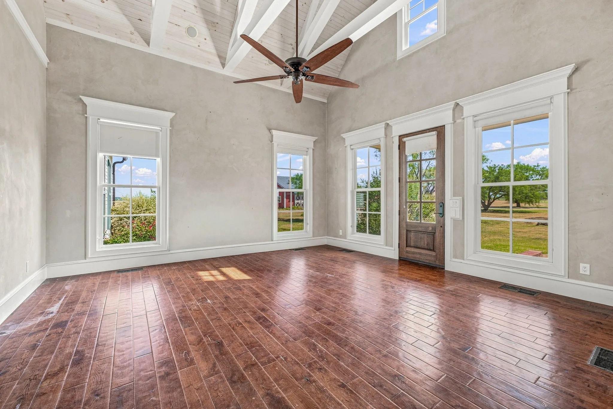 Single Family Residence For Sale in Young County , 12824 Fm 1769, Graham, Texas 76450, 3 Bedroom, 3 Bathroom, Garage spaces, 4,210 Sqft, built in 2011, mls#21353396, Real Estate Agent in Graham, Homes For Sale in Young county, Homes For Sale in Graham, Realtor in Graham Texas, Real Estate Brokerage Independent Realty Texas, Luminita Cordes Realtor