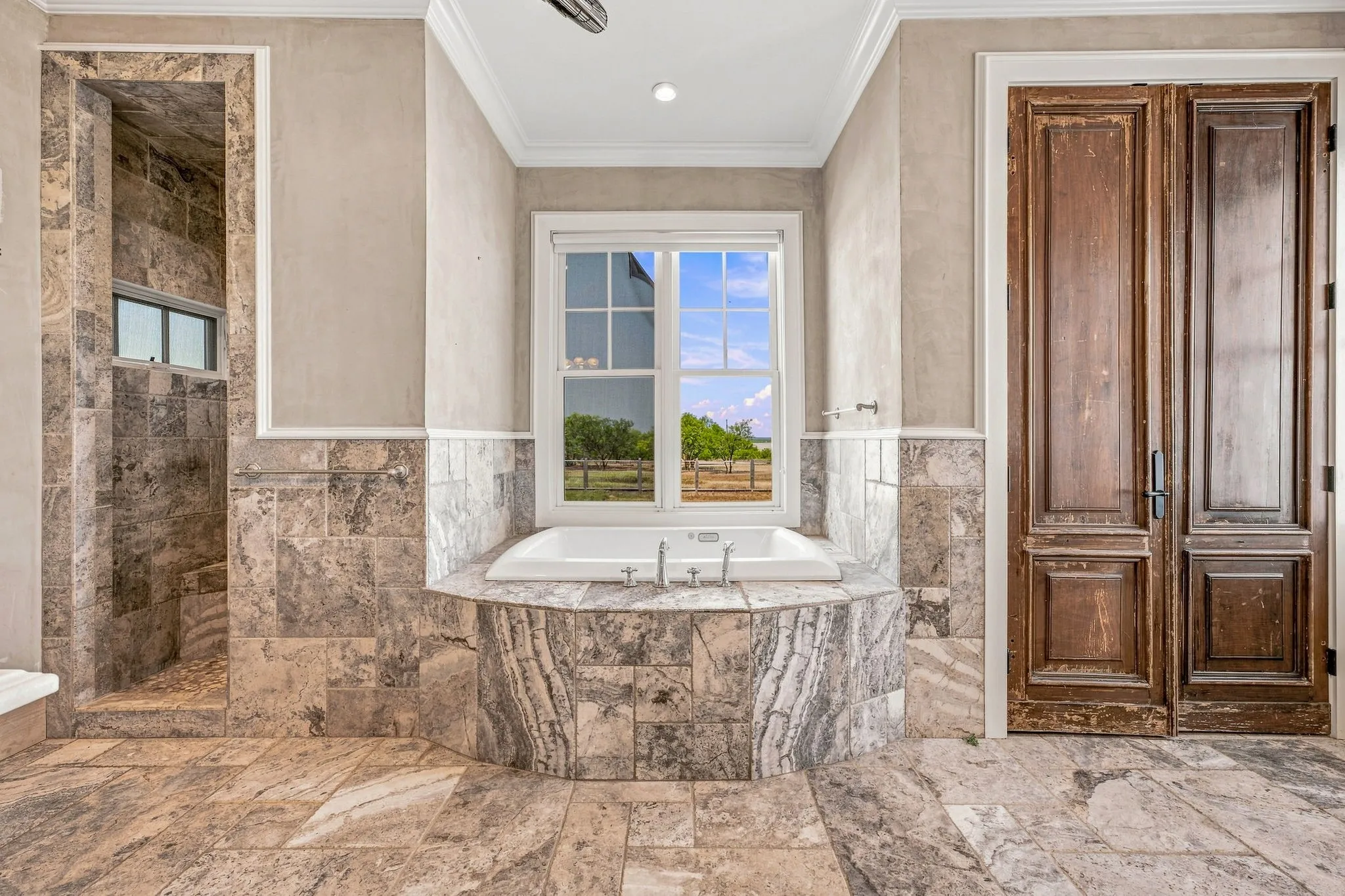 Single Family Residence For Sale in Young County , 12824 Fm 1769, Graham, Texas 76450, 3 Bedroom, 3 Bathroom, Garage spaces, 4,210 Sqft, built in 2011, mls#21353396, Real Estate Agent in Graham, Homes For Sale in Young county, Homes For Sale in Graham, Realtor in Graham Texas, Real Estate Brokerage Independent Realty Texas, Luminita Cordes Realtor
