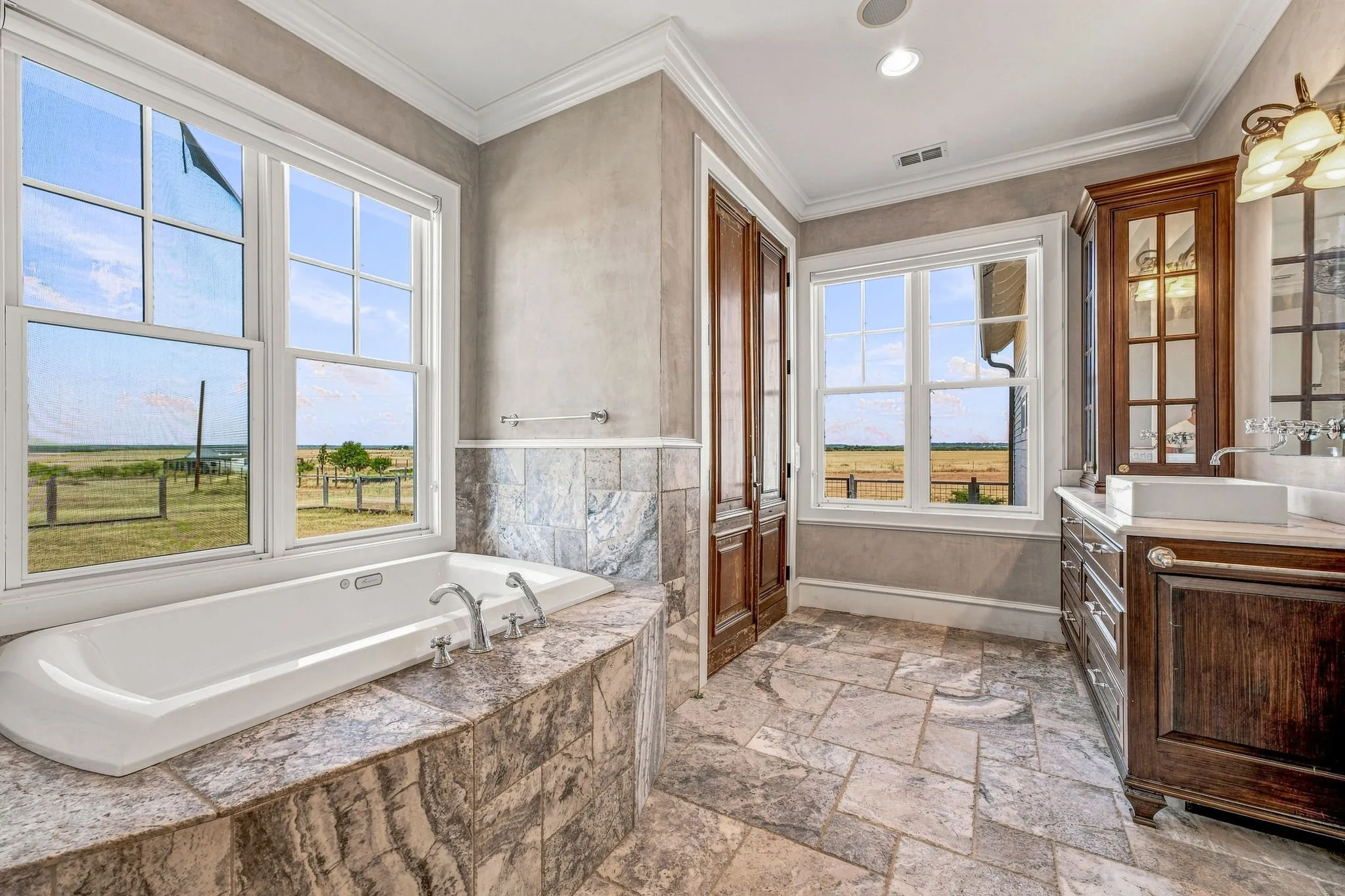 Single Family Residence For Sale in Young County , 12824 Fm 1769, Graham, Texas 76450, 3 Bedroom, 3 Bathroom, Garage spaces, 4,210 Sqft, built in 2011, mls#21353396, Real Estate Agent in Graham, Homes For Sale in Young county, Homes For Sale in Graham, Realtor in Graham Texas, Real Estate Brokerage Independent Realty Texas, Luminita Cordes Realtor