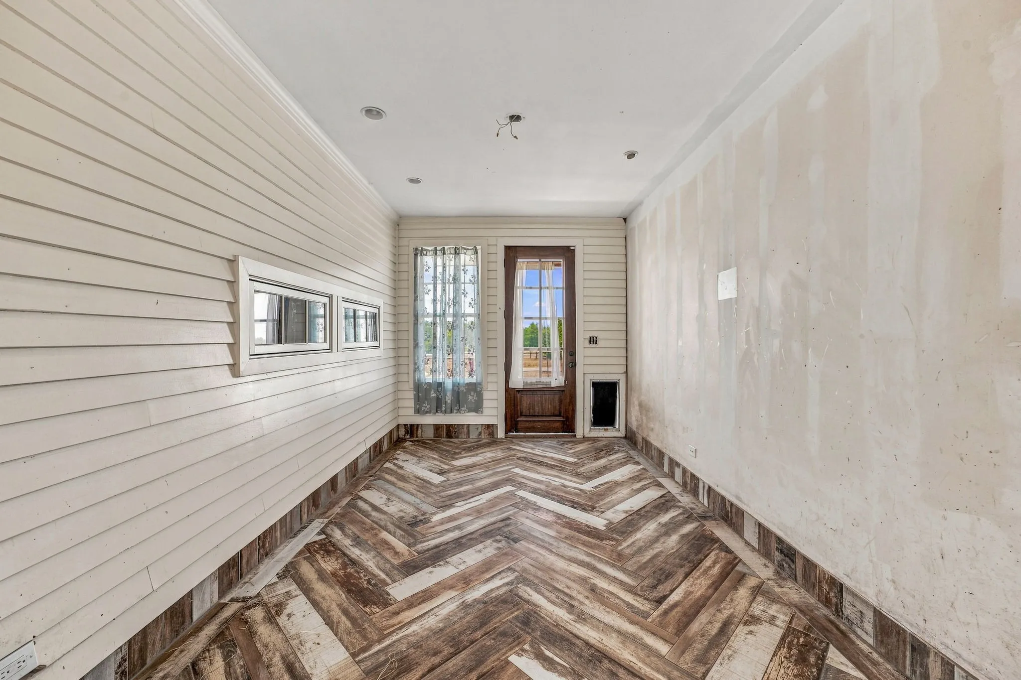 Single Family Residence For Sale in Young County , 12824 Fm 1769, Graham, Texas 76450, 3 Bedroom, 3 Bathroom, Garage spaces, 4,210 Sqft, built in 2011, mls#21353396, Real Estate Agent in Graham, Homes For Sale in Young county, Homes For Sale in Graham, Realtor in Graham Texas, Real Estate Brokerage Independent Realty Texas, Luminita Cordes Realtor