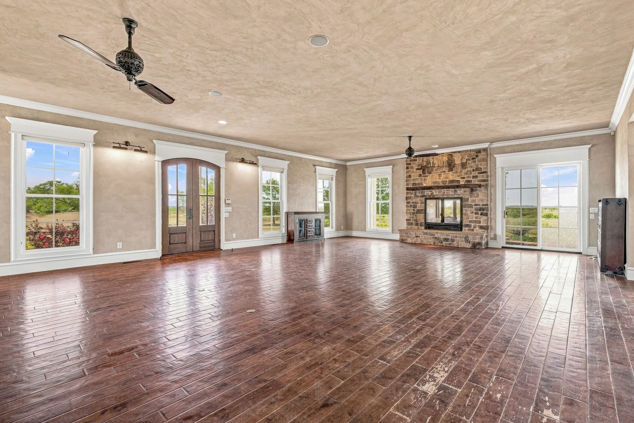 Single Family Residence For Sale in Young County , 12824 Fm 1769, Graham, Texas 76450, 3 Bedroom, 3 Bathroom, Garage spaces, 4,210 Sqft, built in 2011, mls#21353396, Real Estate Agent in Graham, Homes For Sale in Young county, Homes For Sale in Graham, Realtor in Graham Texas, Real Estate Brokerage Independent Realty Texas, Luminita Cordes Realtor