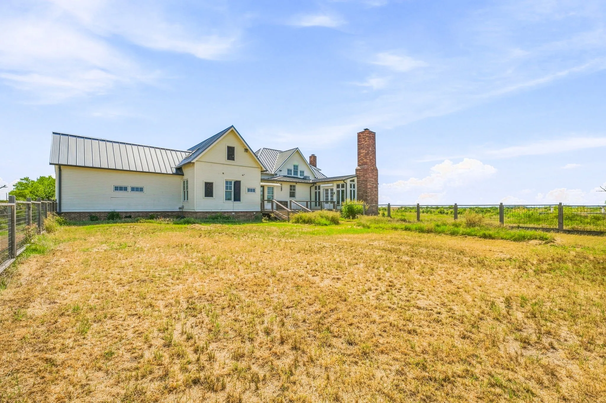 Single Family Residence For Sale in Young County , 12824 Fm 1769, Graham, Texas 76450, 3 Bedroom, 3 Bathroom, Garage spaces, 4,210 Sqft, built in 2011, mls#21353396, Real Estate Agent in Graham, Homes For Sale in Young county, Homes For Sale in Graham, Realtor in Graham Texas, Real Estate Brokerage Independent Realty Texas, Luminita Cordes Realtor