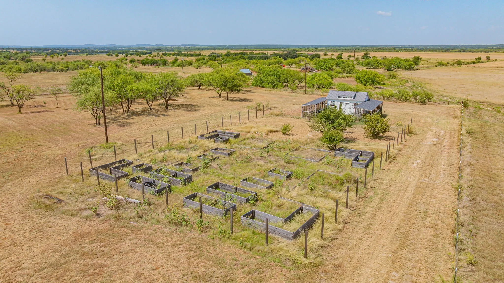Single Family Residence For Sale in Young County , 12824 Fm 1769, Graham, Texas 76450, 3 Bedroom, 3 Bathroom, Garage spaces, 4,210 Sqft, built in 2011, mls#21353396, Real Estate Agent in Graham, Homes For Sale in Young county, Homes For Sale in Graham, Realtor in Graham Texas, Real Estate Brokerage Independent Realty Texas, Luminita Cordes Realtor