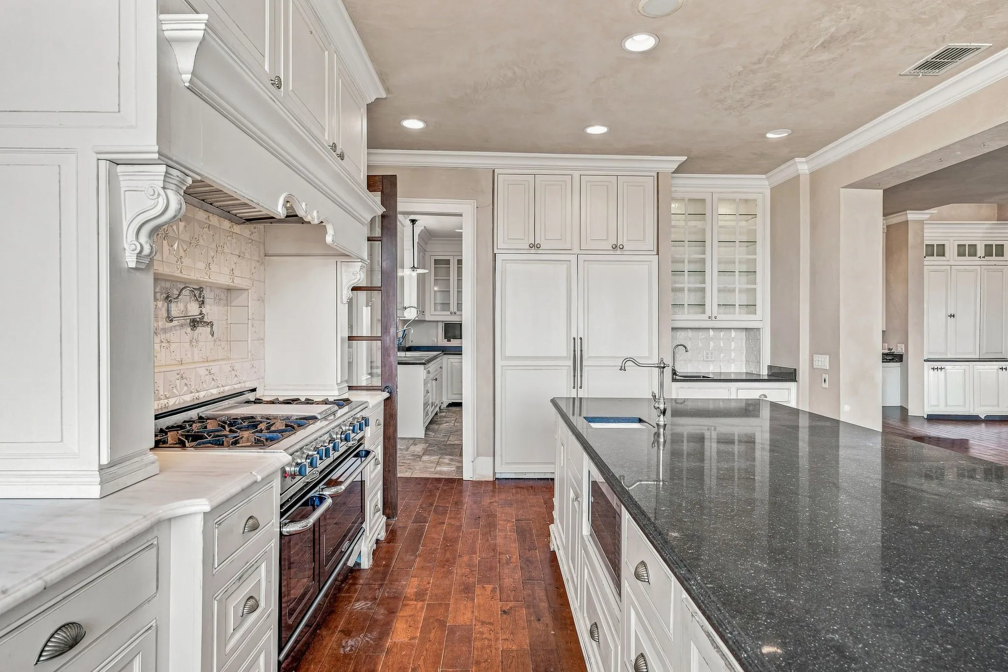 Single Family Residence For Sale in Young County , 12824 Fm 1769, Graham, Texas 76450, 3 Bedroom, 3 Bathroom, Garage spaces, 4,210 Sqft, built in 2011, mls#21353396, Real Estate Agent in Graham, Homes For Sale in Young county, Homes For Sale in Graham, Realtor in Graham Texas, Real Estate Brokerage Independent Realty Texas, Luminita Cordes Realtor