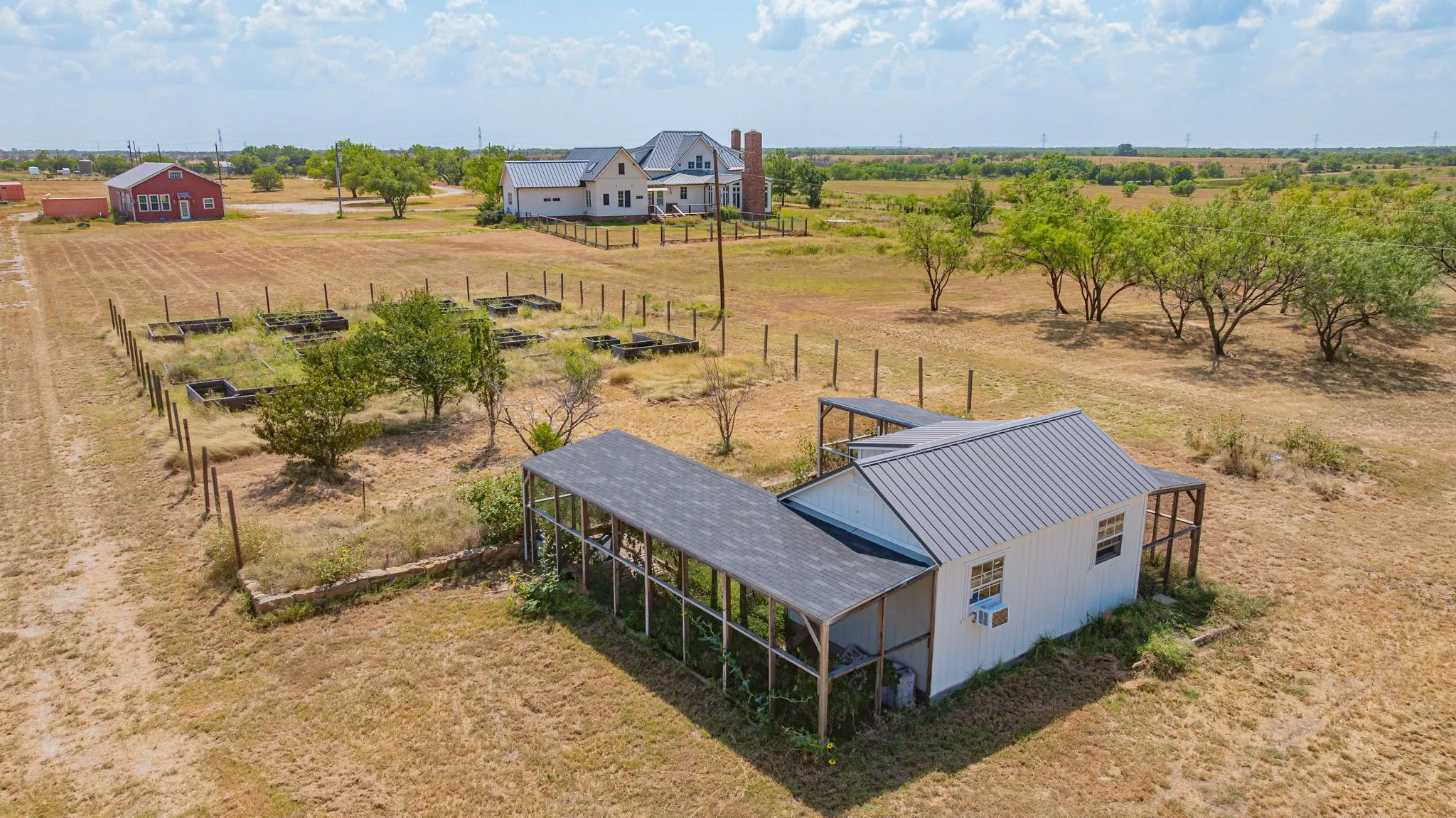 Single Family Residence For Sale in Young County , 12824 Fm 1769, Graham, Texas 76450, 3 Bedroom, 3 Bathroom, Garage spaces, 4,210 Sqft, built in 2011, mls#21353396, Real Estate Agent in Graham, Homes For Sale in Young county, Homes For Sale in Graham, Realtor in Graham Texas, Real Estate Brokerage Independent Realty Texas, Luminita Cordes Realtor
