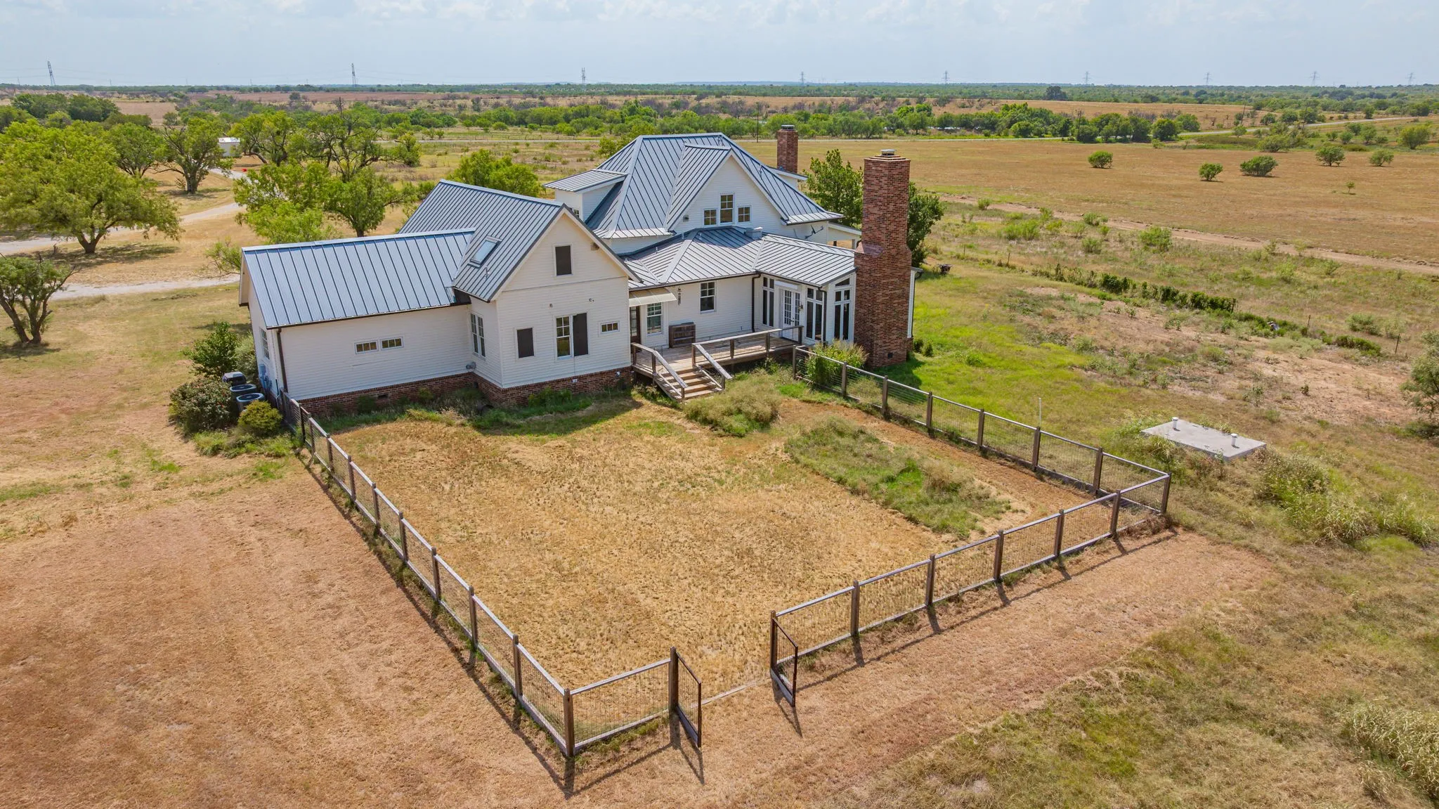 Single Family Residence For Sale in Young County , 12824 Fm 1769, Graham, Texas 76450, 3 Bedroom, 3 Bathroom, Garage spaces, 4,210 Sqft, built in 2011, mls#21353396, Real Estate Agent in Graham, Homes For Sale in Young county, Homes For Sale in Graham, Realtor in Graham Texas, Real Estate Brokerage Independent Realty Texas, Luminita Cordes Realtor